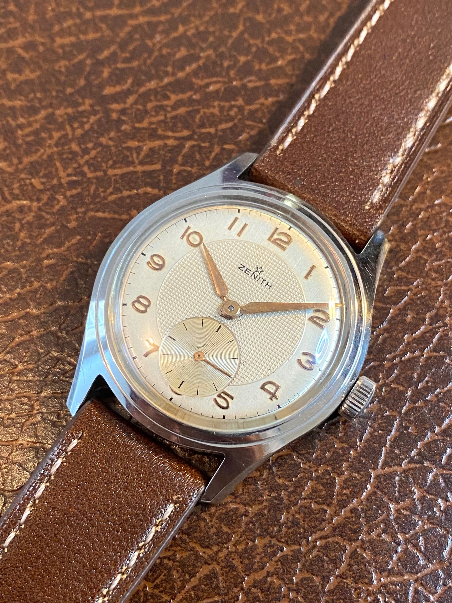 Zenith Montre Vintage Mécanique Cadran Guilloché Cal.106 - 1960