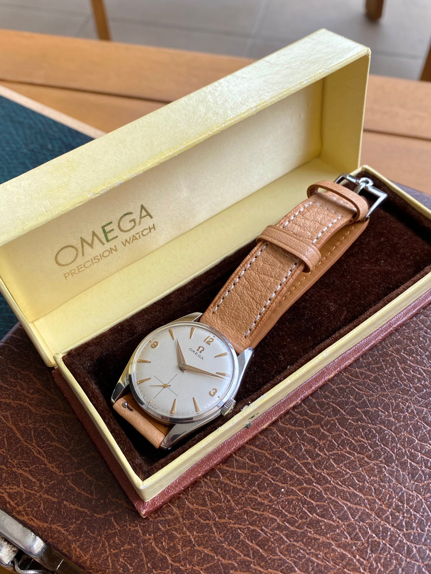Omega NOS Neuve de Stock - Montre Vintage Suisse Mécanique Cal.410 - Ref. 2833SC - Boîte & Boucle - 1957