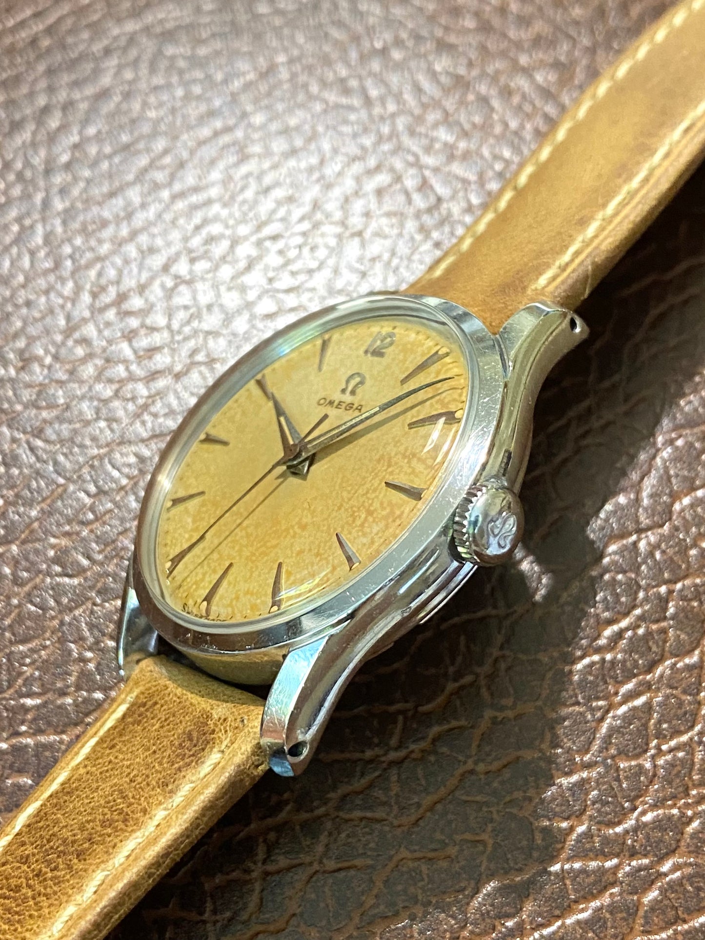 Omega Tropical Réf. 2640 -9SC Montre Vintage Mécanique Cal. 283 - Patine Crème Brûlée - 1952