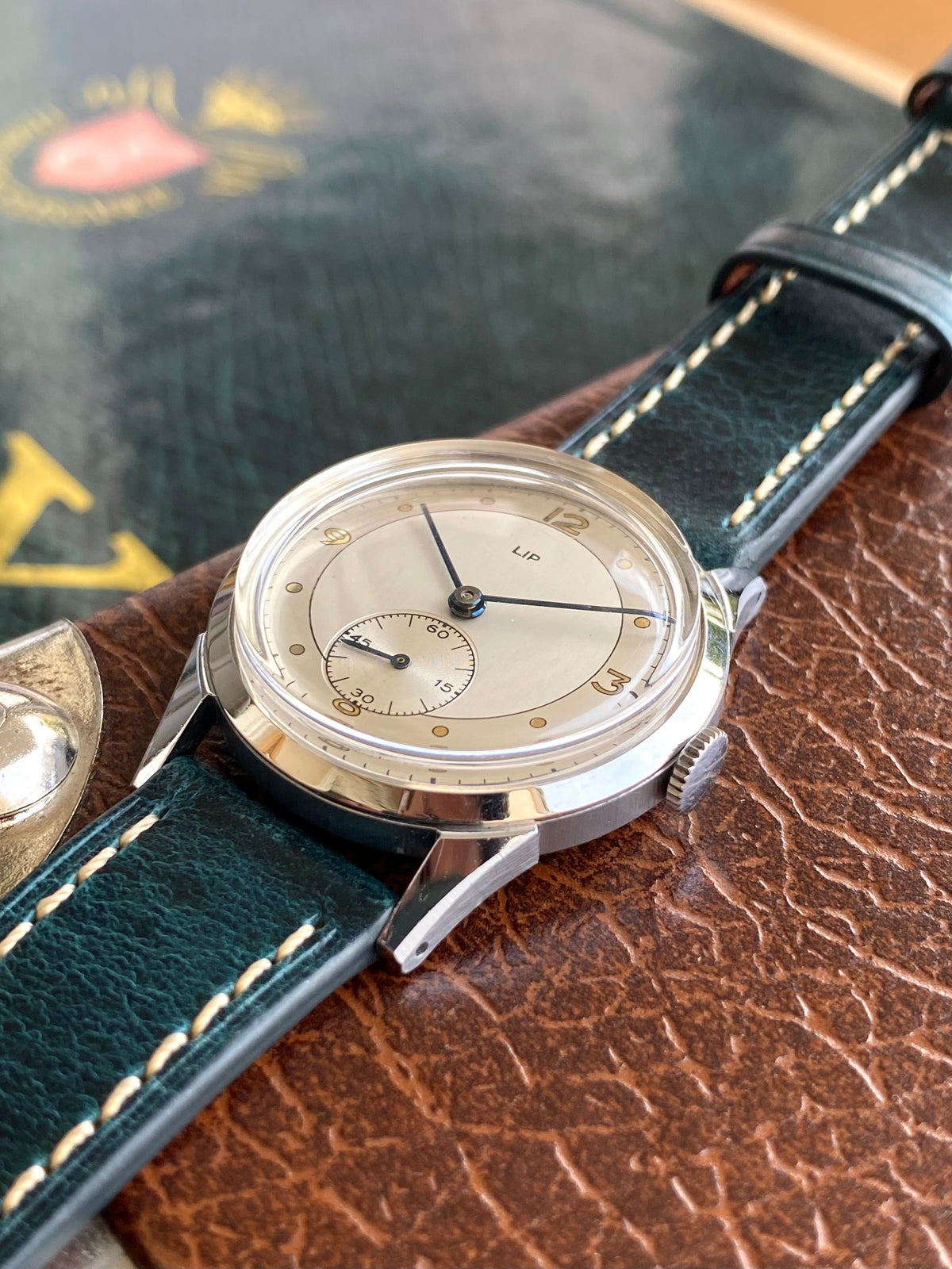 LIP R25 Made In France NOS Neuve de Stock Montre Vintage Mécanique 1940