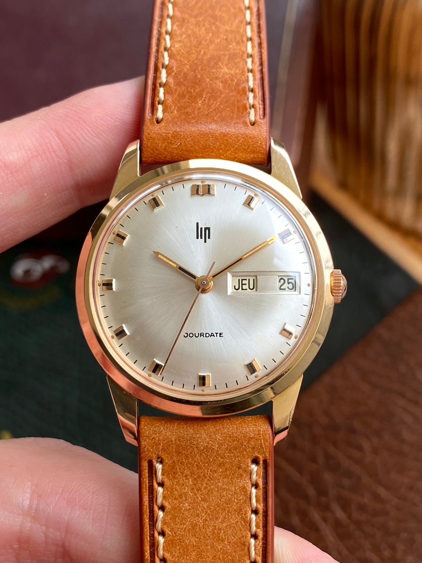 LIP France Jour-Date Plaqué Or R556 - Montre Vintage Mécanique 1960