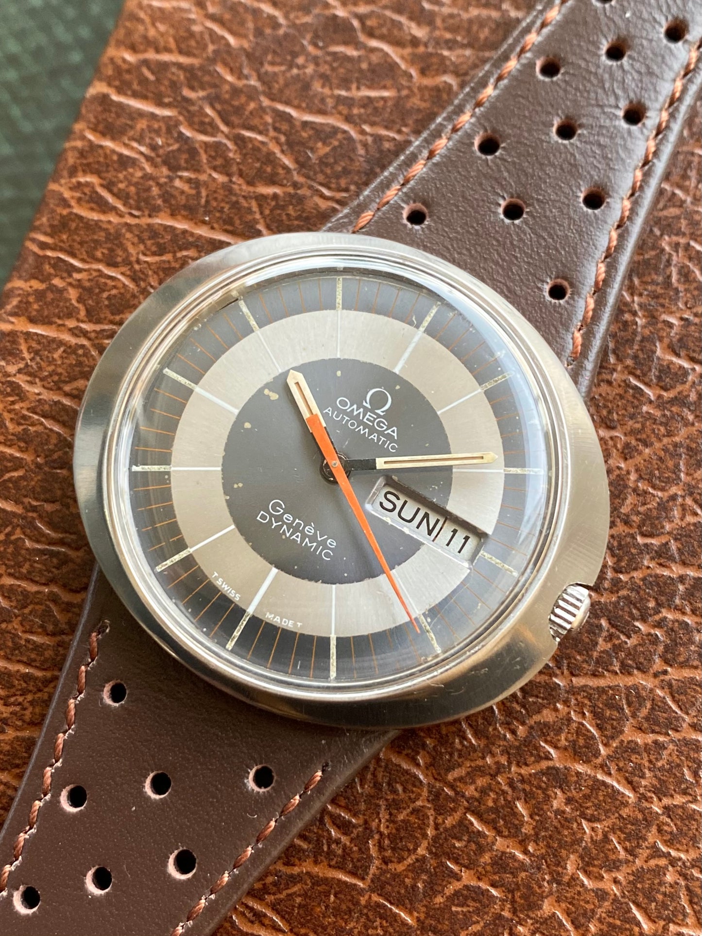 Omega Genève Dynamic Bullseye Automatic Jour Date - Cal. 752 Ref. 166.079 Montre Vintage Mécanique 1969