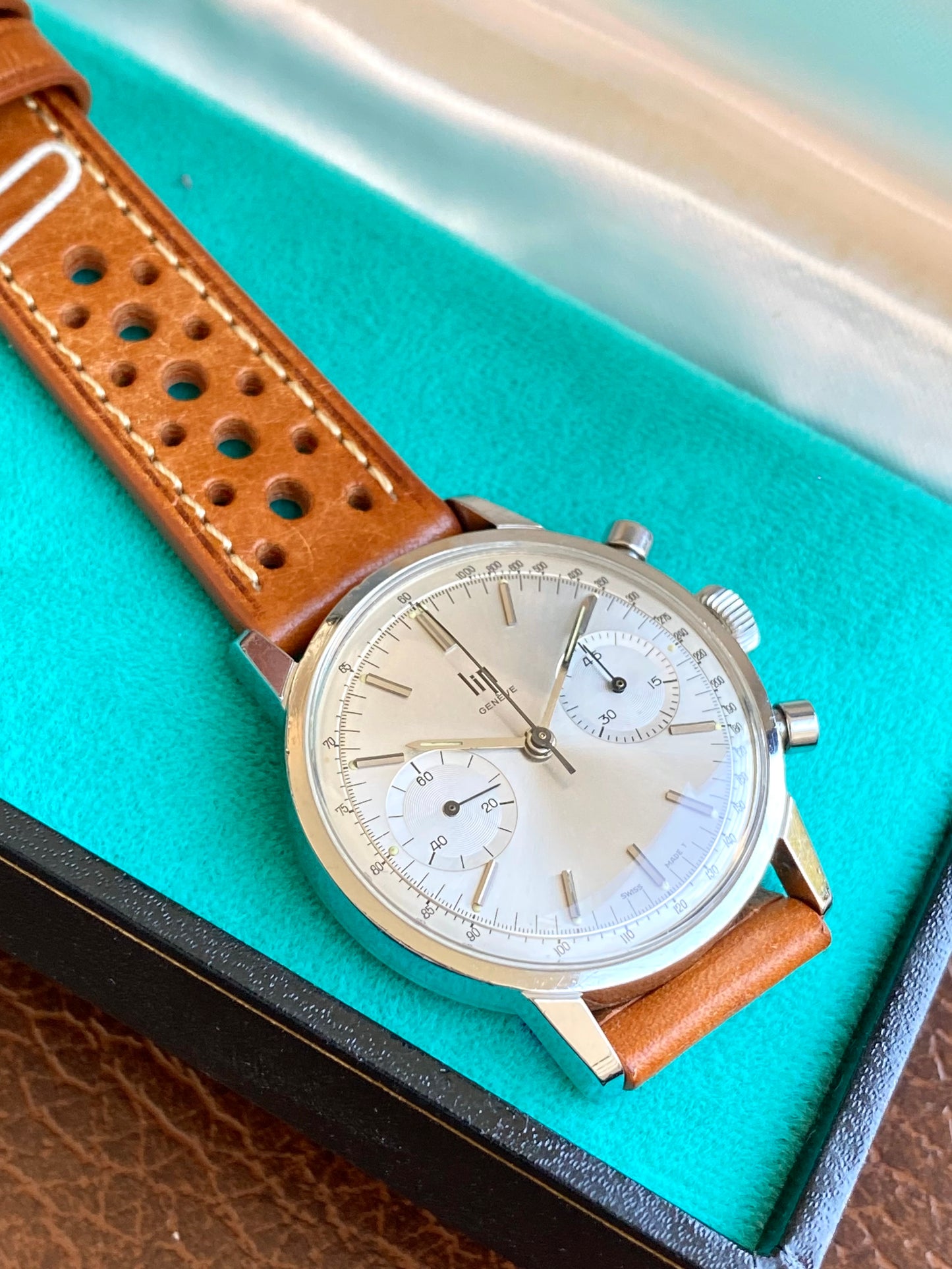 LIP Genève Chronographe RCH830 - Montre Vintage Mécanique - Boîtier Monobloc Acier - 1960