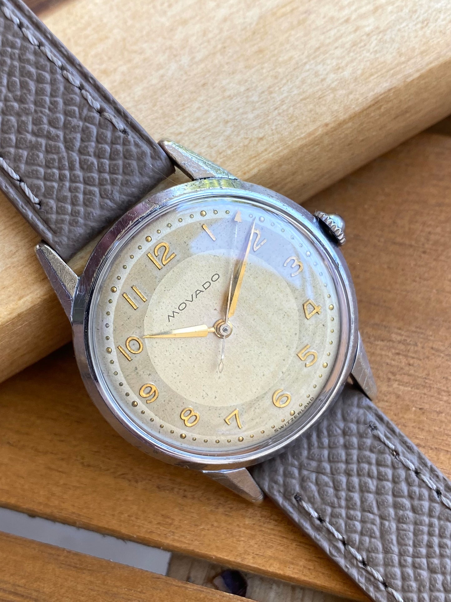 Movado Montre Vintage Mécanique Cadran Bi-Ton 1950