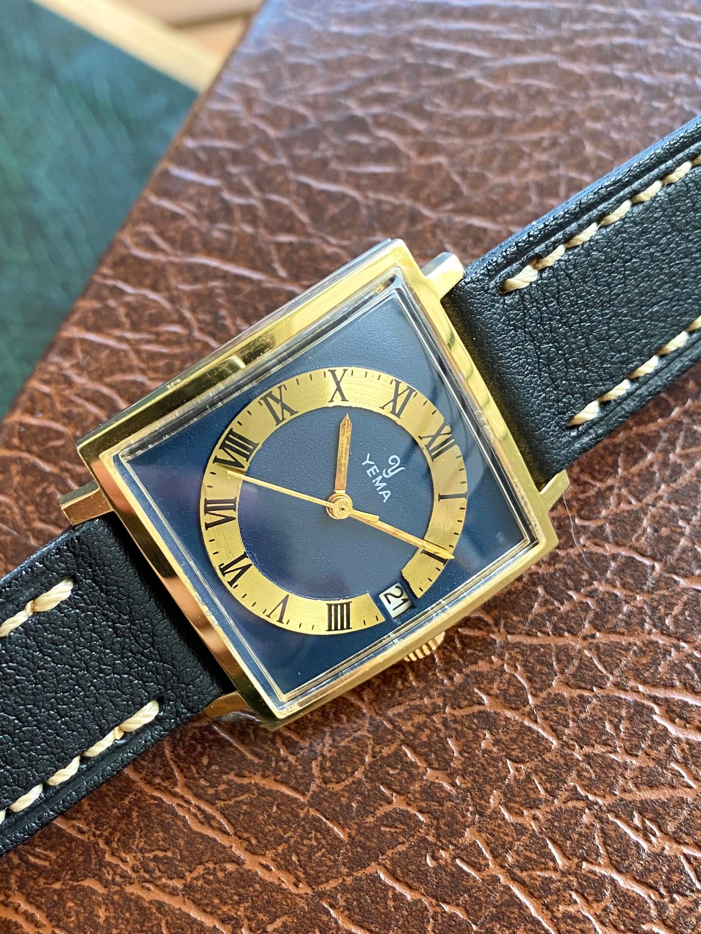 Yema Montre Vintage Mécanique Plaqué Or Cadran Bleu Marine 1960