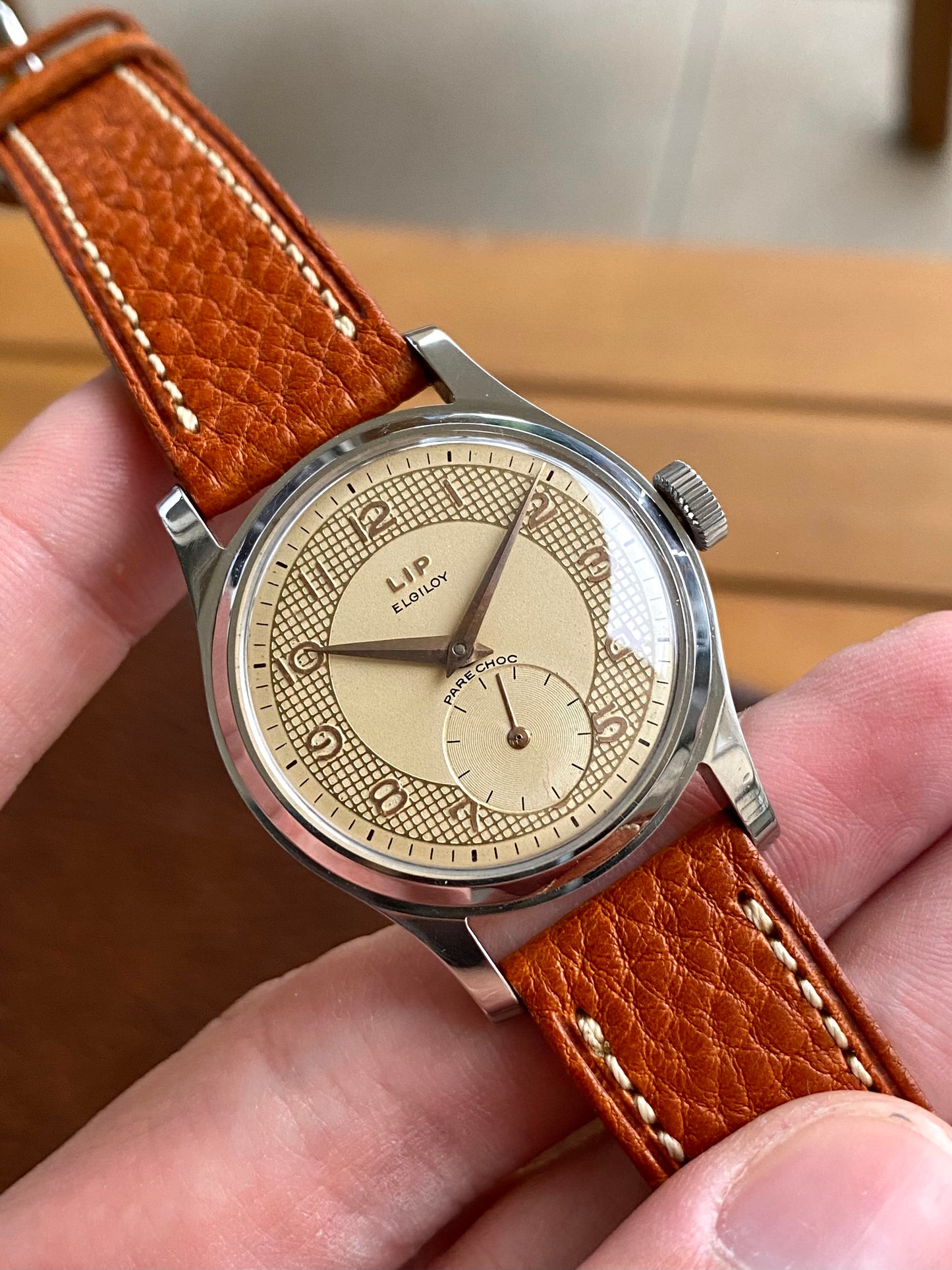 LIP Elgiloy PareChoc R25 Cadran Guilloché "Nid d’Abeille" Montre Vintage Mécanique France 1950