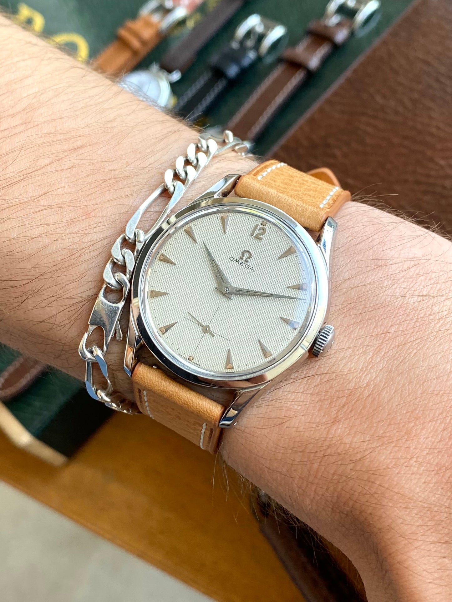 Omega 2639-13 Cadran Guilloché Nid D’abeille Montre Vintage Mécanique Cal. 266 Acier 1953
