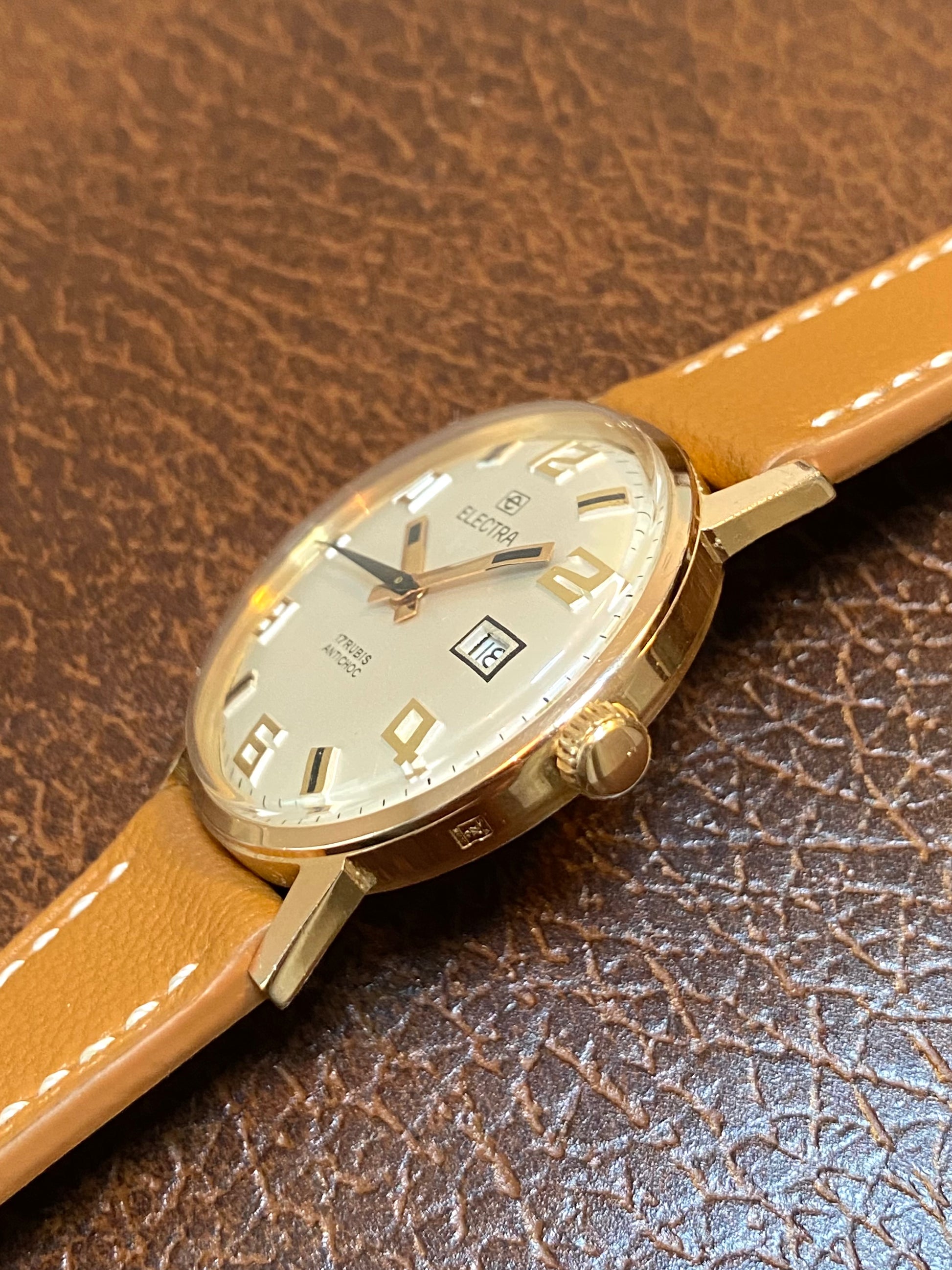 Montre Mécanique Vintage Élégante - Petit Cadran - Marque Electra Montre Mécanique Vintage Élégante - Petit Cadran - Marque Electra