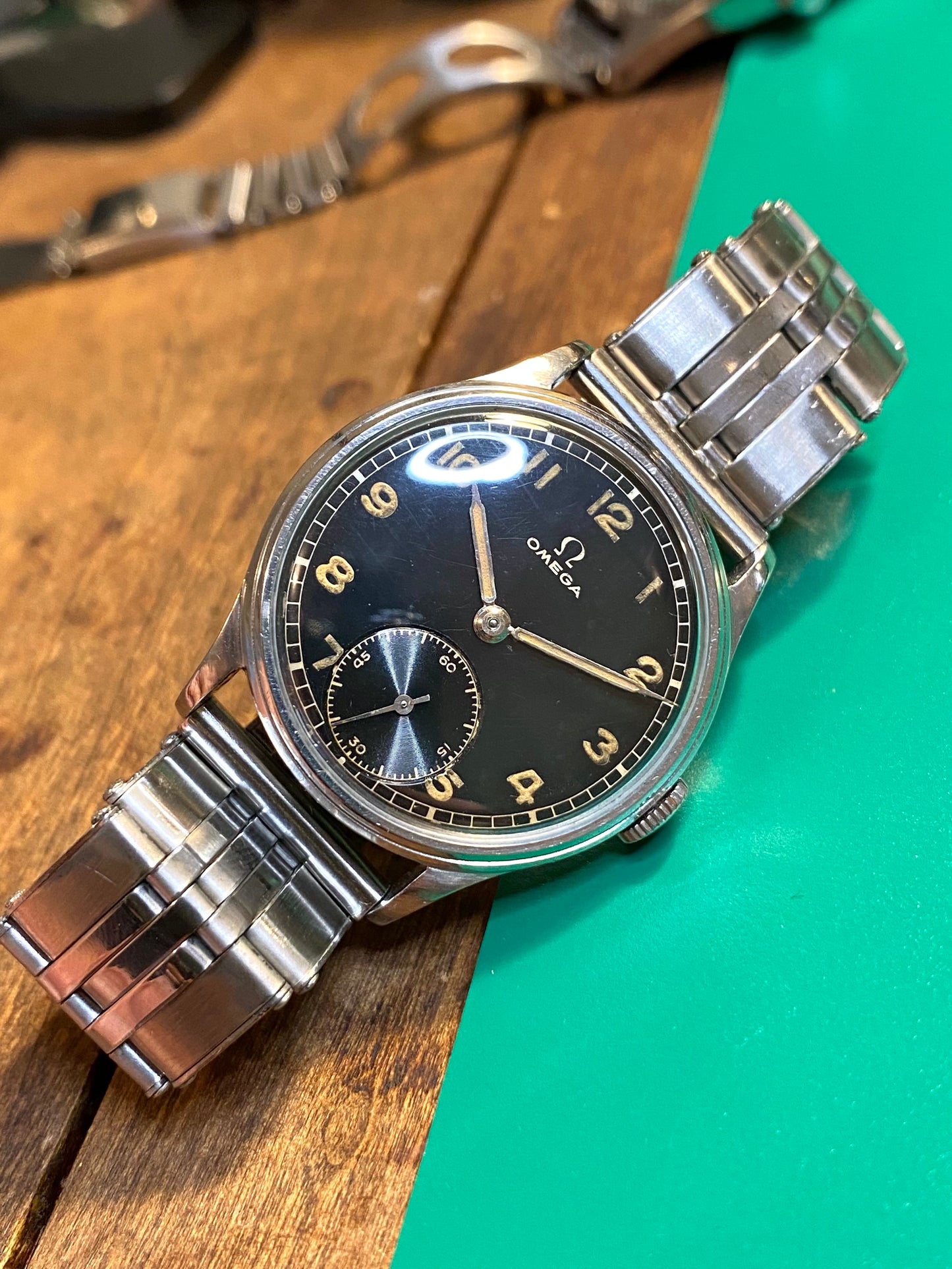 Omega Militaire WWII Cadran Noir Réf. 2190 Cal. 30t2 - Montre Vintage Mécanique 1945