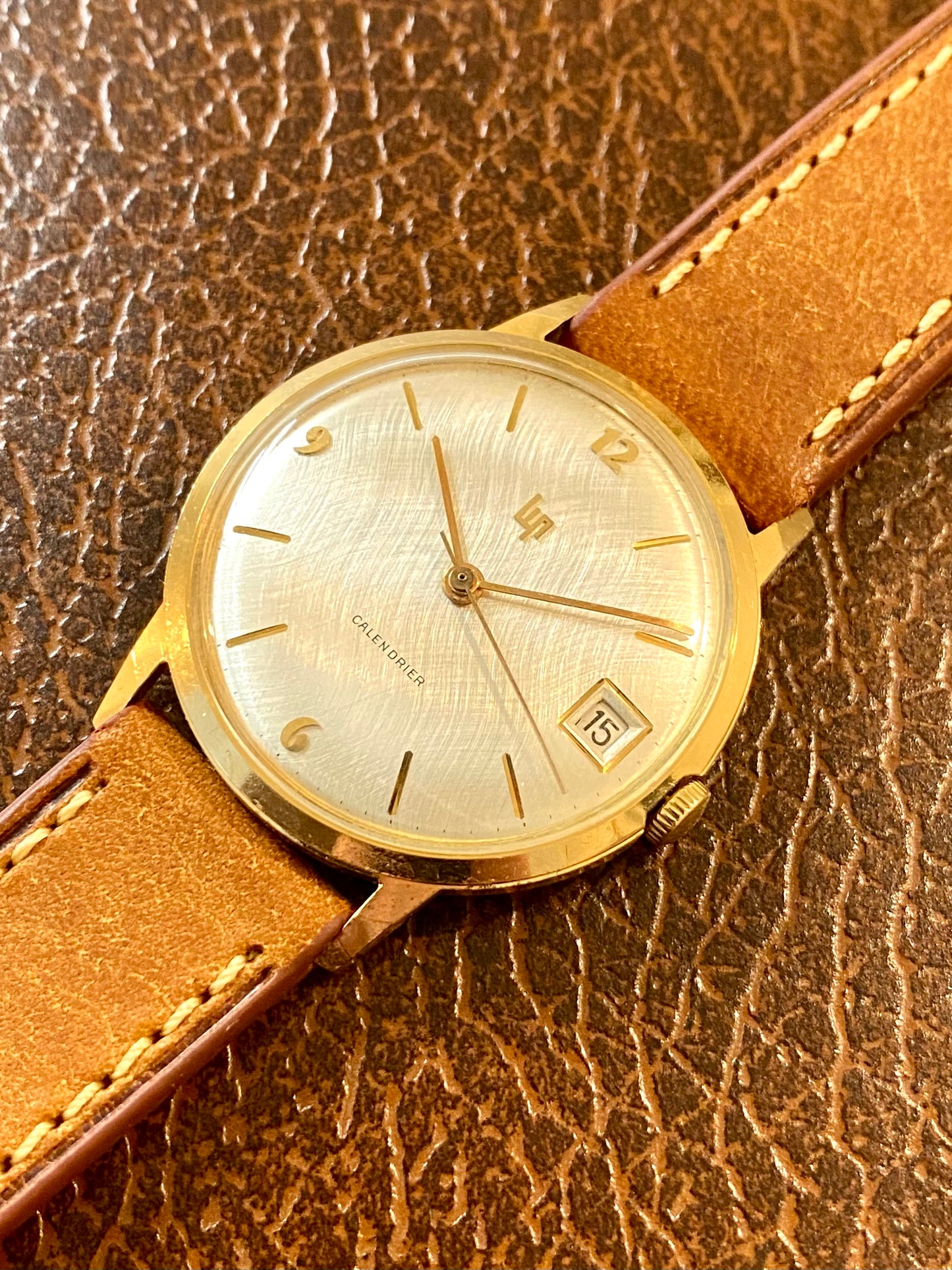LIP Calendrier Or Jaune 18k 750/1000 Montre Vintage Mécanique R017 1960