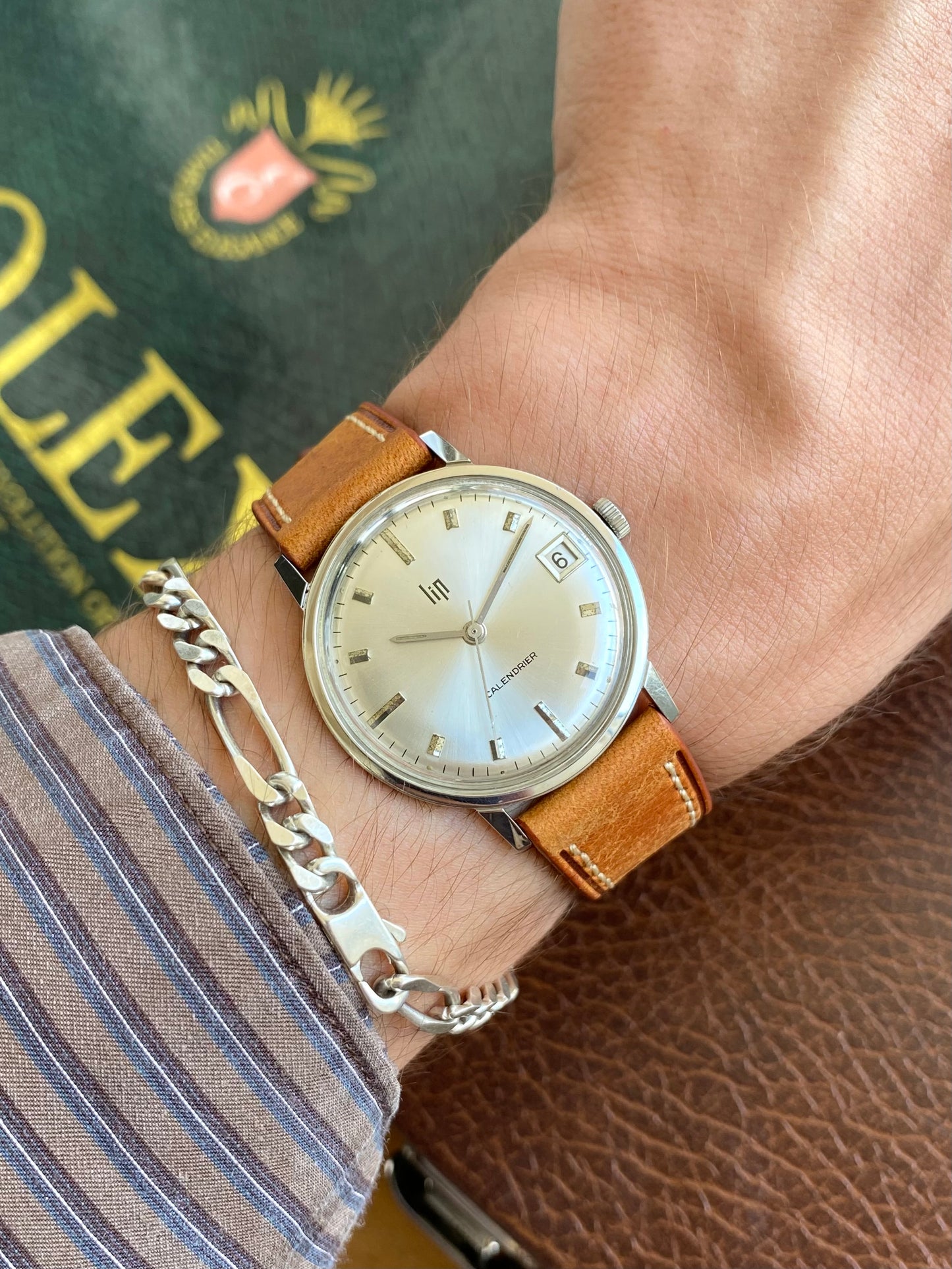 LIP Calendrier R136F Montre Vintage Mécanique France - Boîtier Monobloc 1960