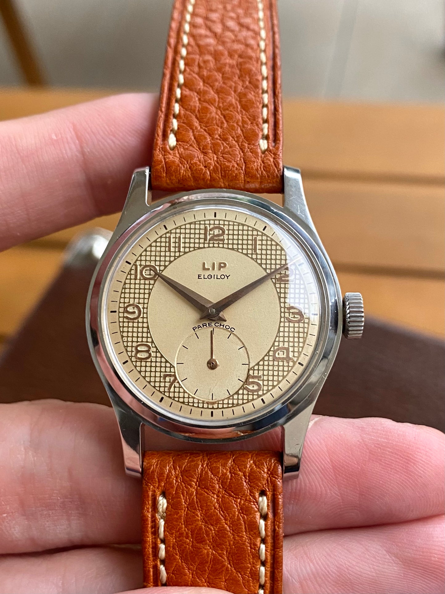 LIP Elgiloy PareChoc R25 Cadran Guilloché "Nid d’Abeille" Montre Vintage Mécanique France 1950