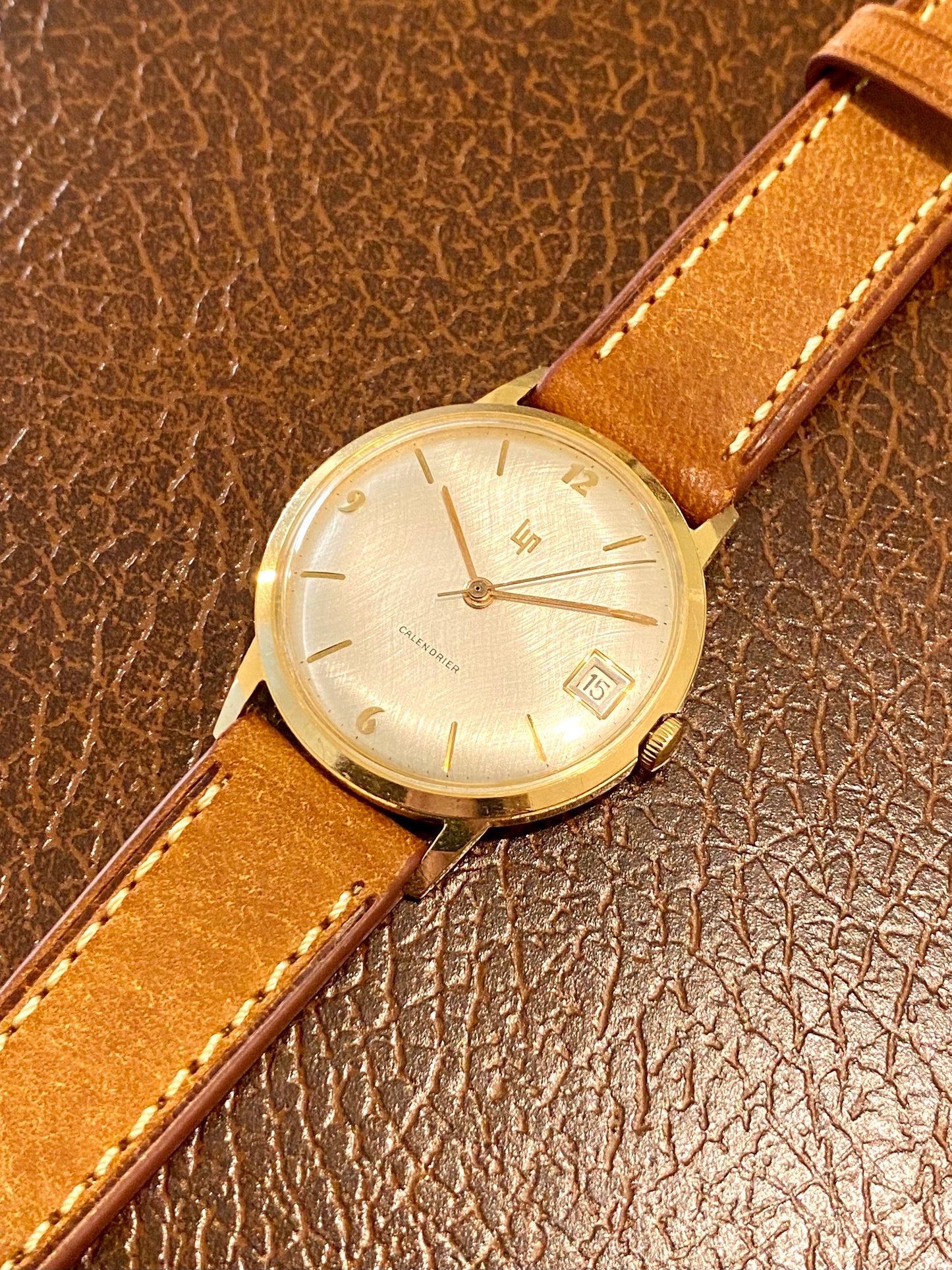 LIP Calendrier Or Jaune 18k 750/1000 Montre Vintage Mécanique R017 1960