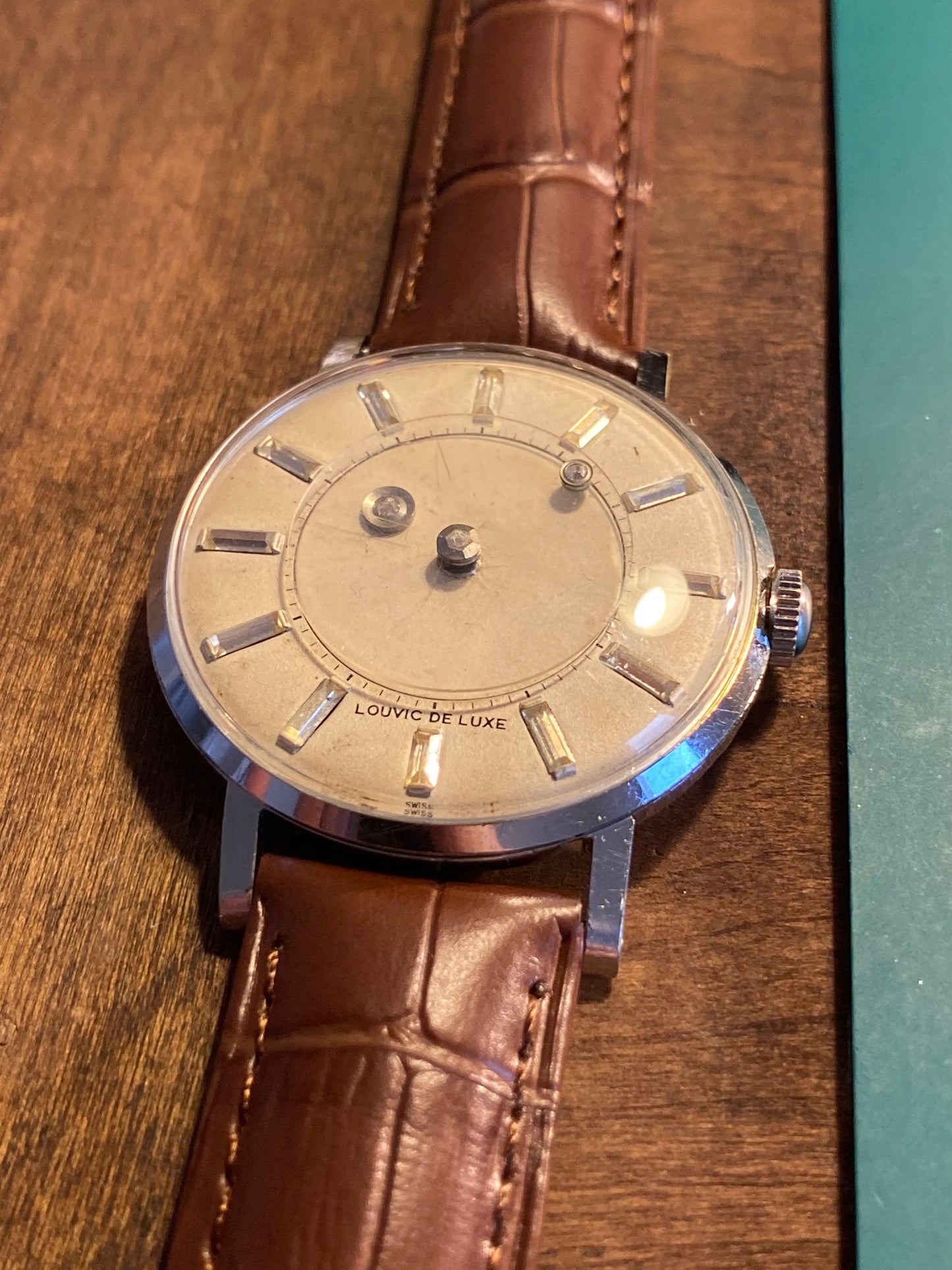 Louvic De Luxe "Mystery Dial" Montre Vintage Mécanique 1960