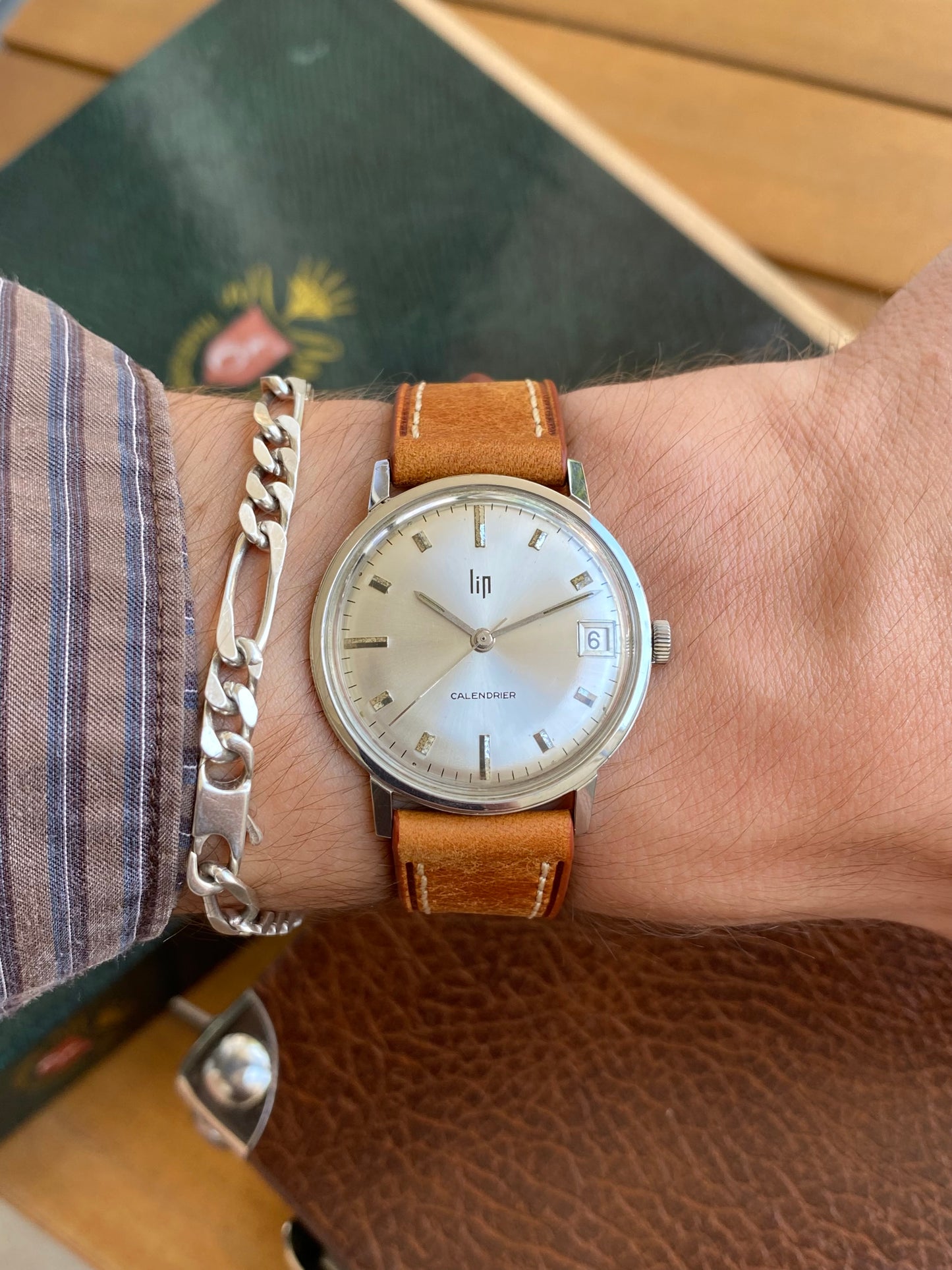 LIP Calendrier R136F Montre Vintage Mécanique France - Boîtier Monobloc 1960
