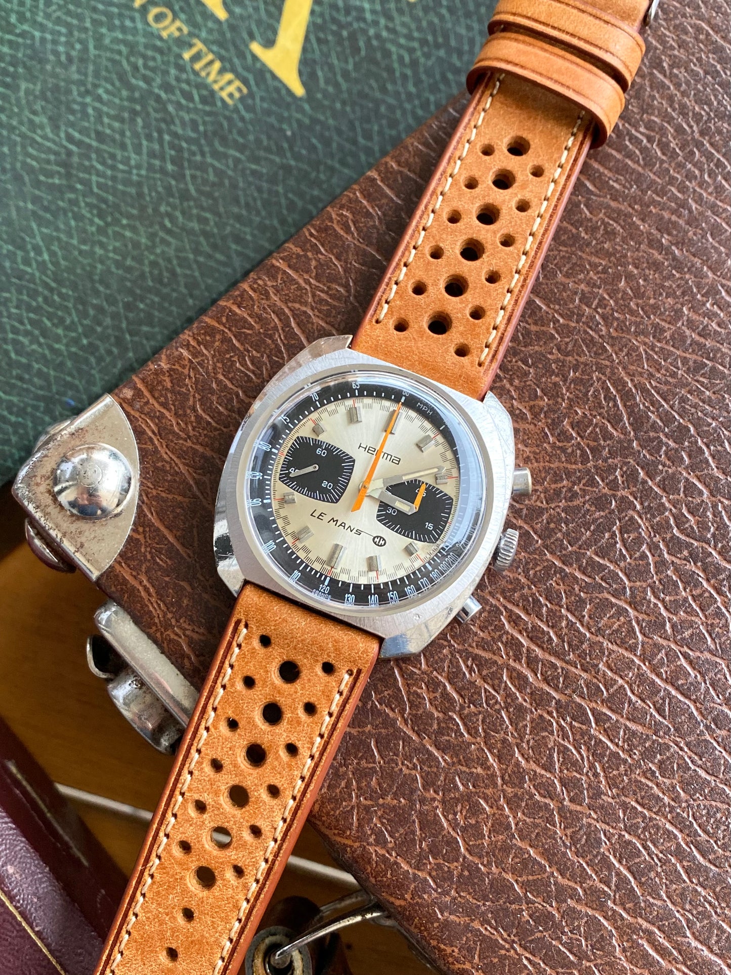 Herma Le Mans - Montre Vintage France 24h Course Automobile Racing Chronographe Valjoux 7733 - 1970