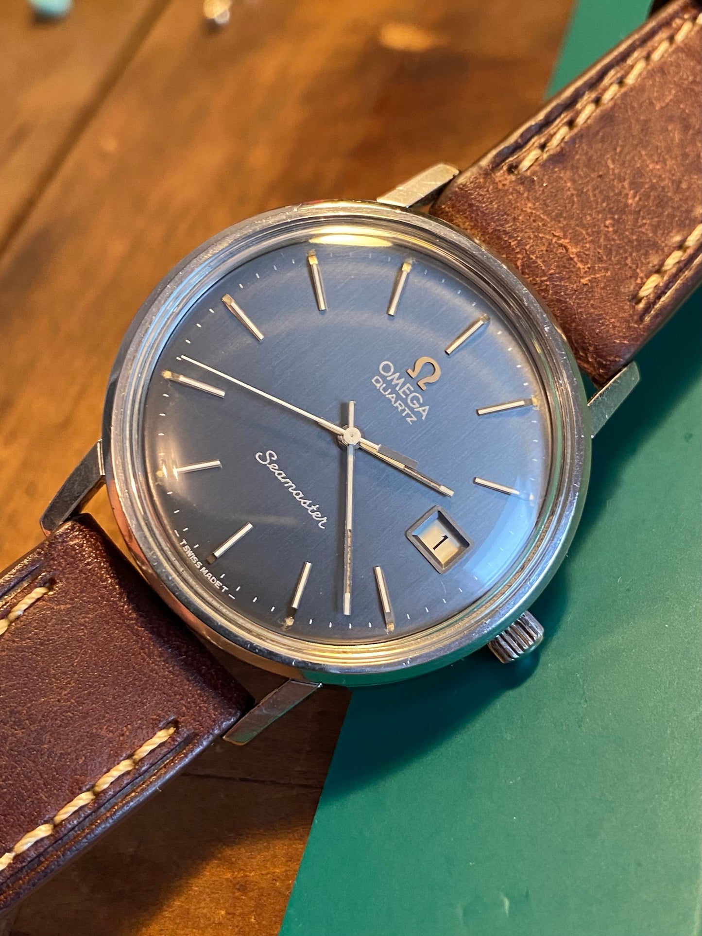 Omega Seamaster Quartz Cal.1342 Réf.196.0079 Montre Vintage Cadran Noir 1980