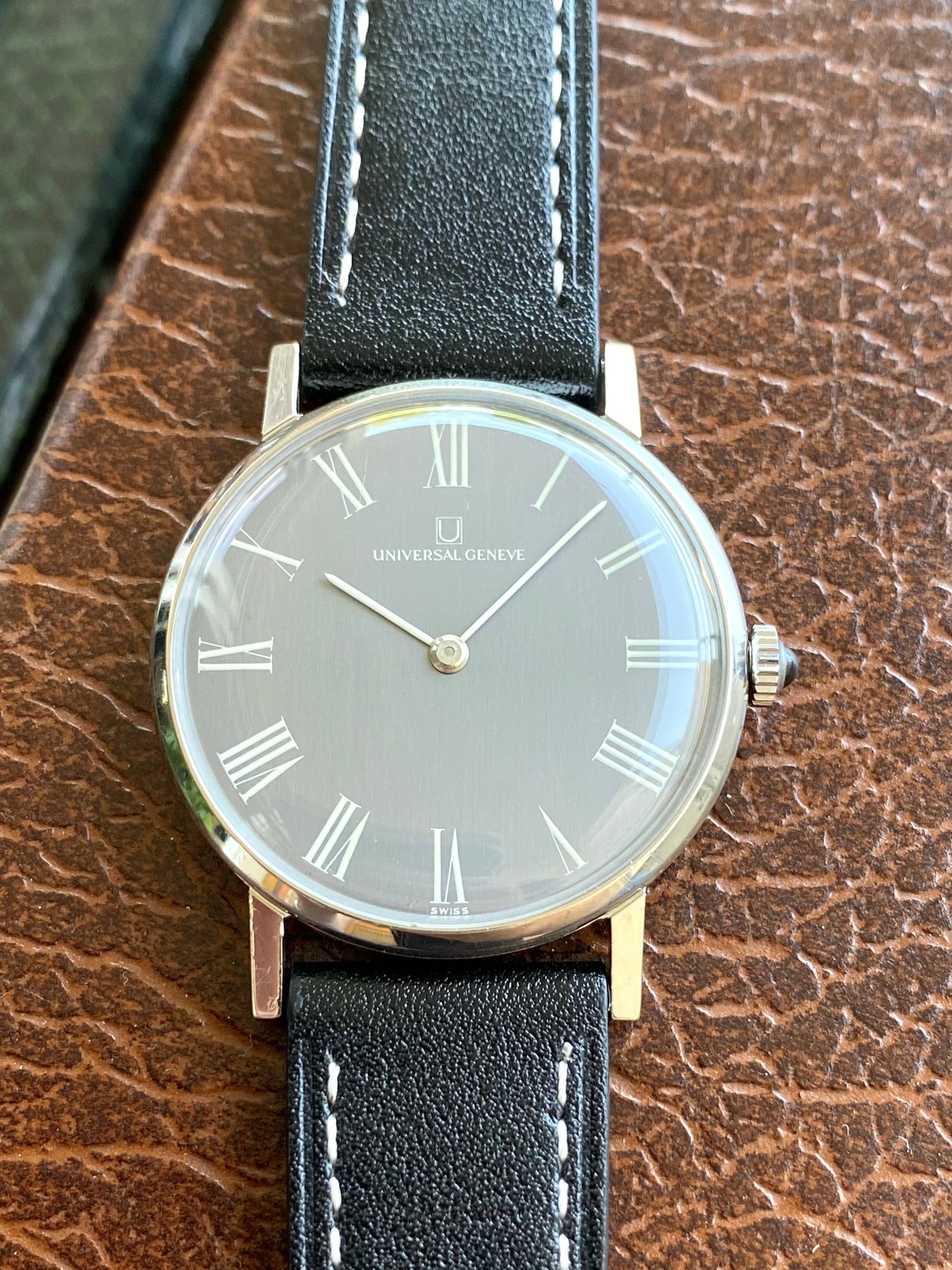 Universal Genève Extra-Plate Montre Vintage Mécanique Cadran Noir Cal. 42 Ref. 842109 - 1960
