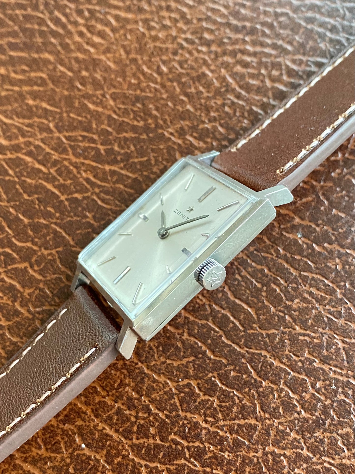 Zenith Tank Montre Rectangle Acier - Mouvement Mécanique - 1960
