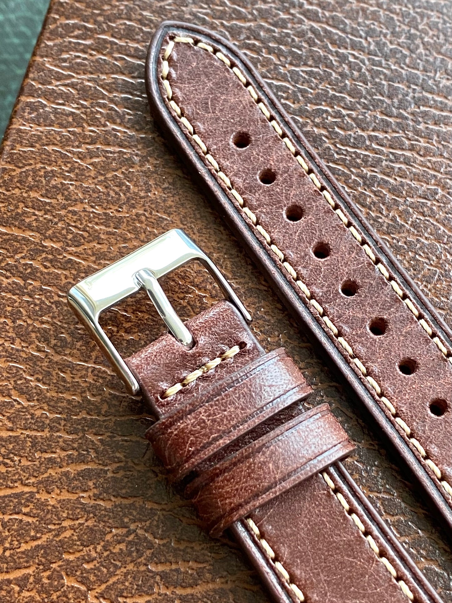 Bracelet de Montre Vintage - BORDEAUX 18mm - Cuir Véritable de Haute Qualité