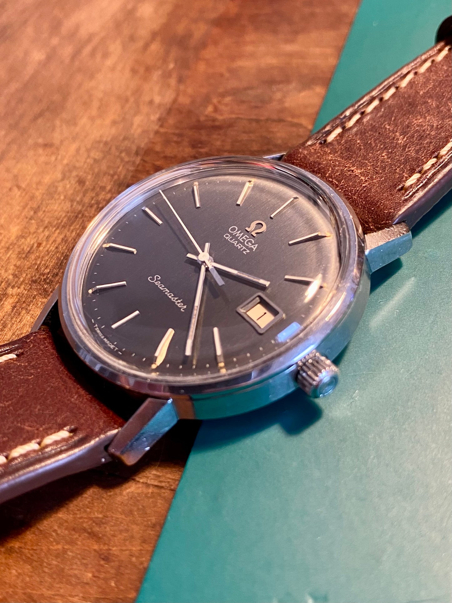 Omega Seamaster Quartz Cal.1342 Réf.196.0079 Montre Vintage Cadran Noir 1980