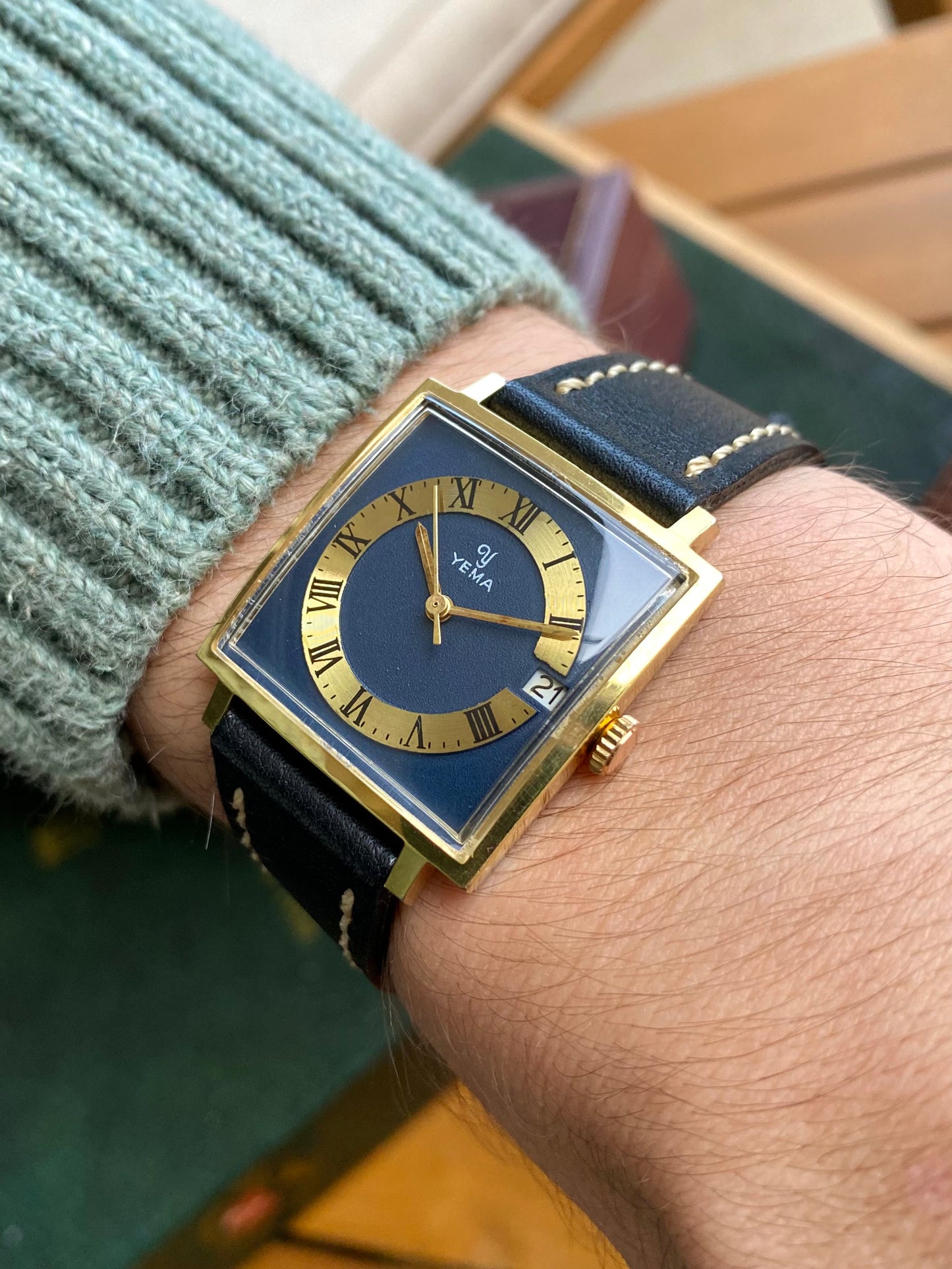 Yema Montre Vintage Mécanique Plaqué Or Cadran Bleu Marine 1960