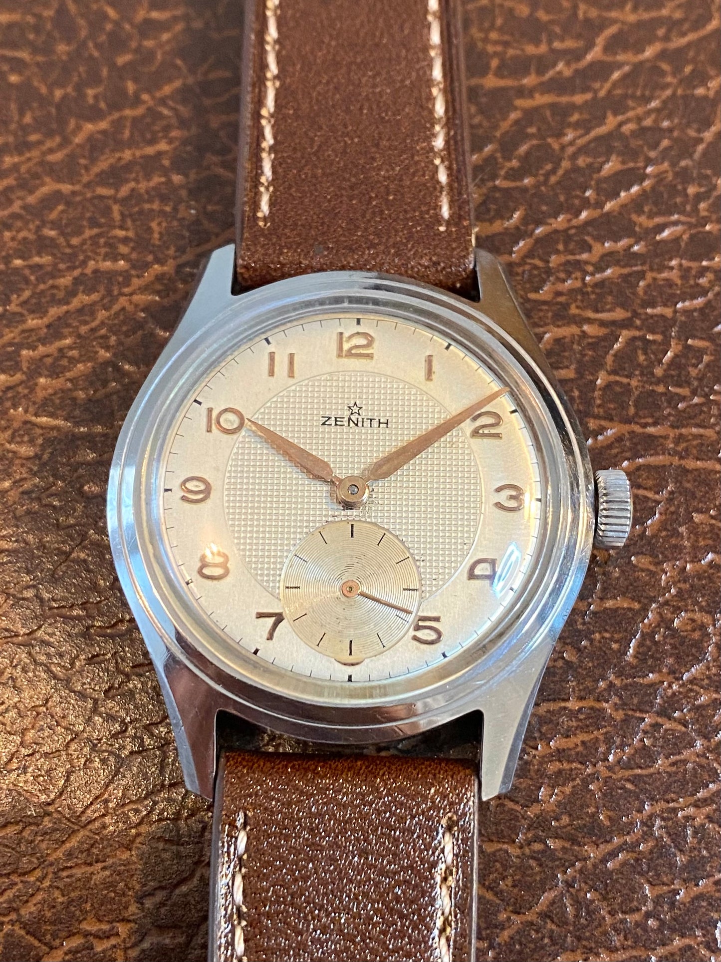 Zenith Montre Vintage Mécanique Cadran Guilloché Cal.106 - 1960