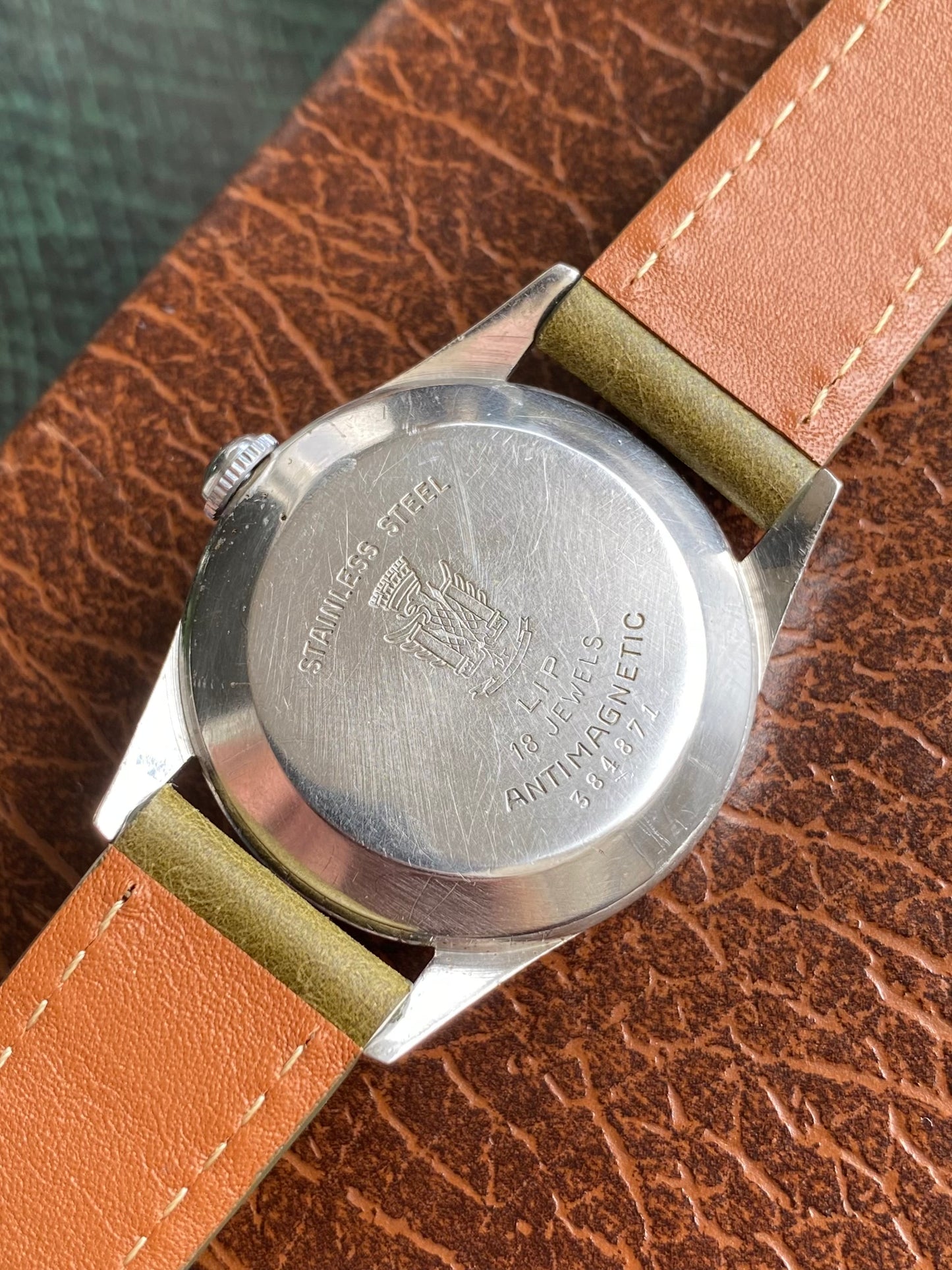 LIP Elgiloy R25 PareChoc Made In France Patinée - Montre Vintage Mécanique 1950