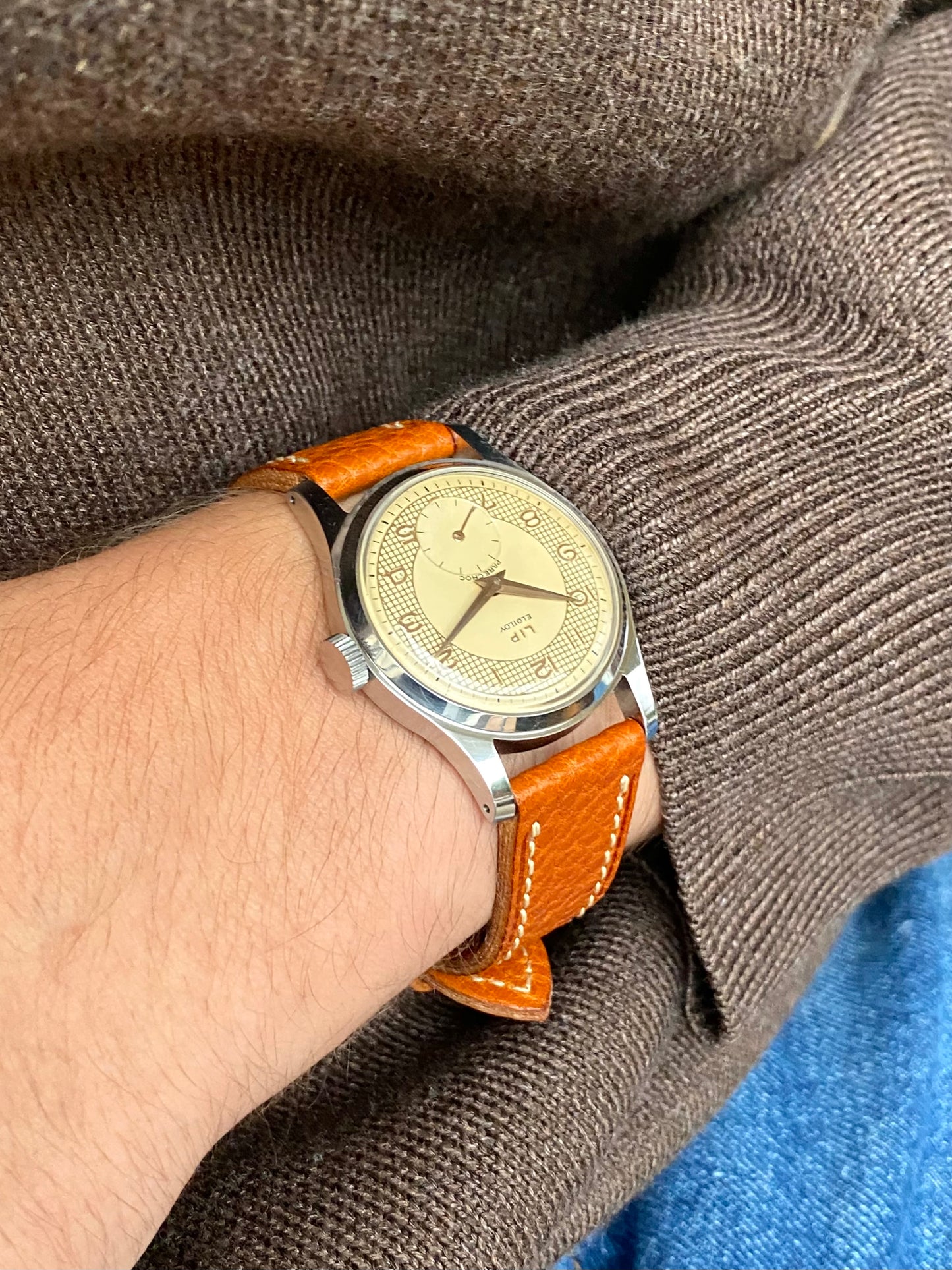 LIP Elgiloy PareChoc R25 Cadran Guilloché "Nid d’Abeille" Montre Vintage Mécanique France 1950