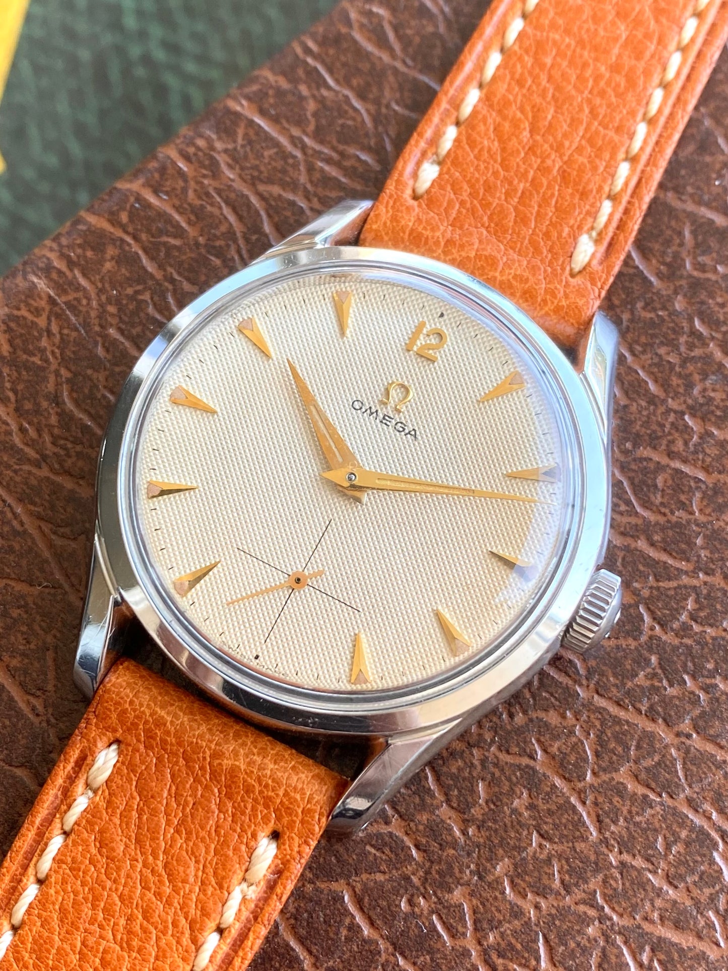 Omega Ref. 2639-13 Cal.266 Montre Vintage Mécanique Cadran HoneyComb - 1953