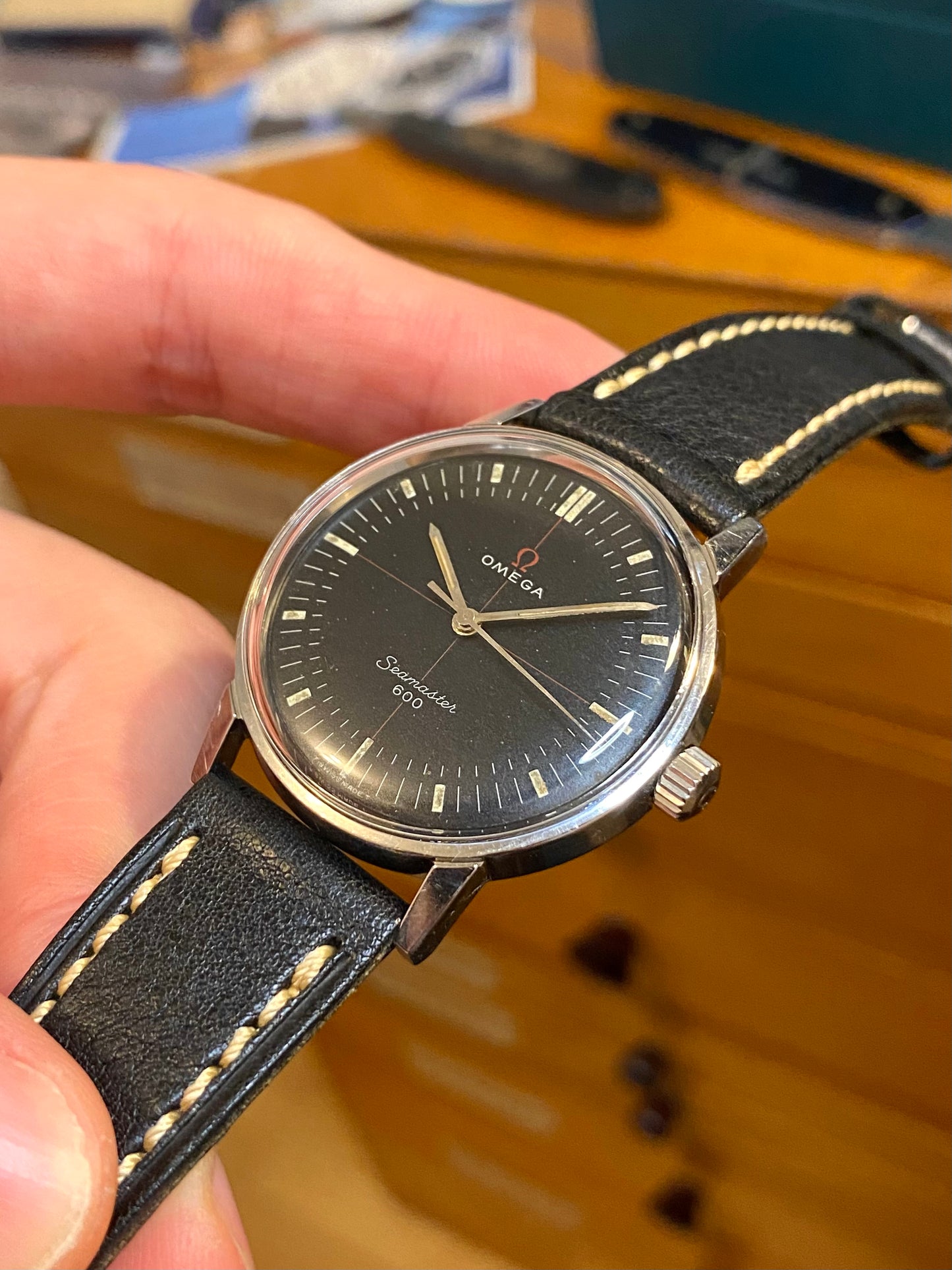 Omega Seamaster 600 TECHNIC - Ref. 135.011 Cal. 601 - Montre Vintage Mécanique Rouge & Noir 1965