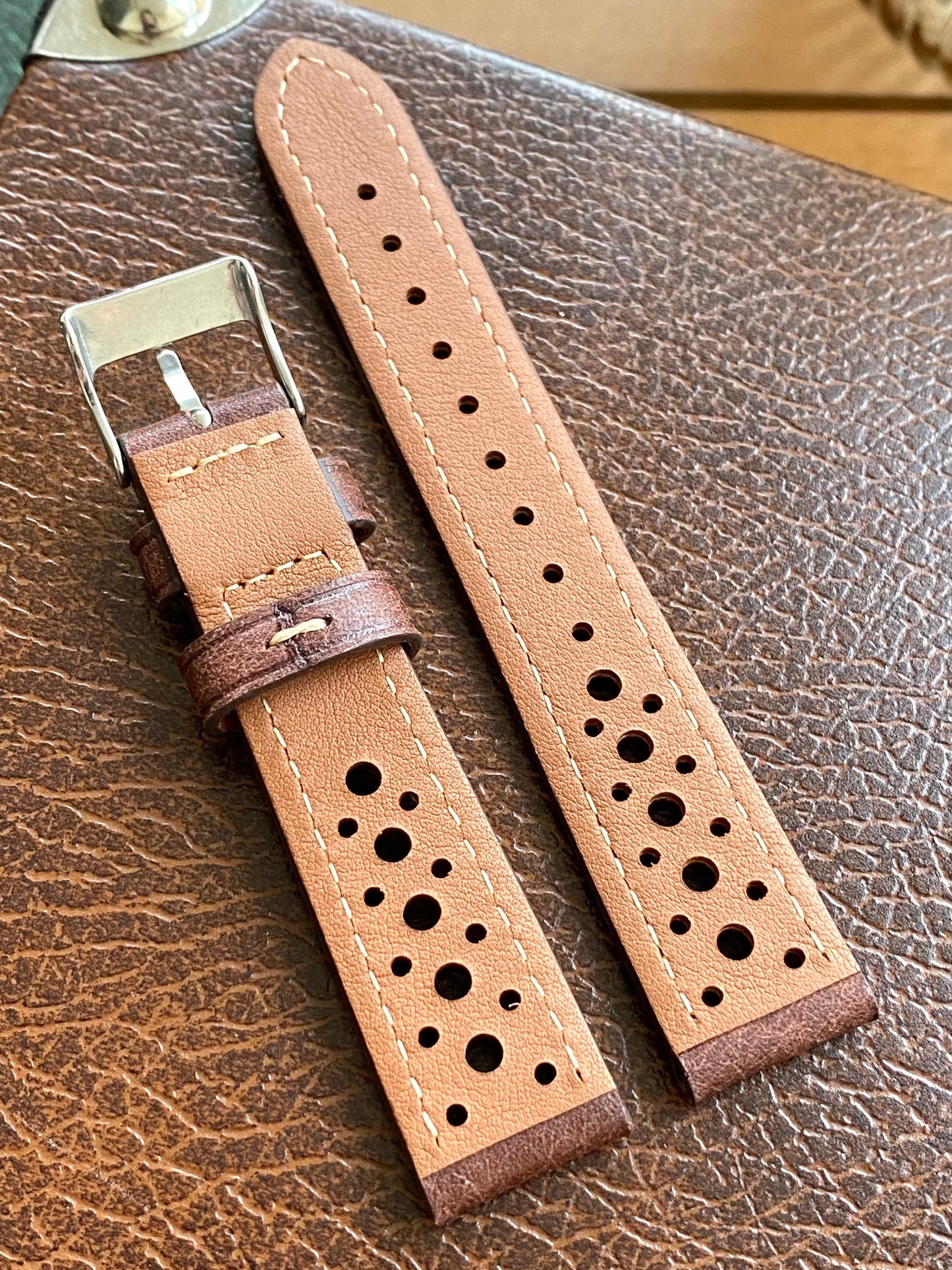 Bracelet de Montre Vintage - BORDEAUX Rallye Sport 18mm - Cuir Véritable Ajouré