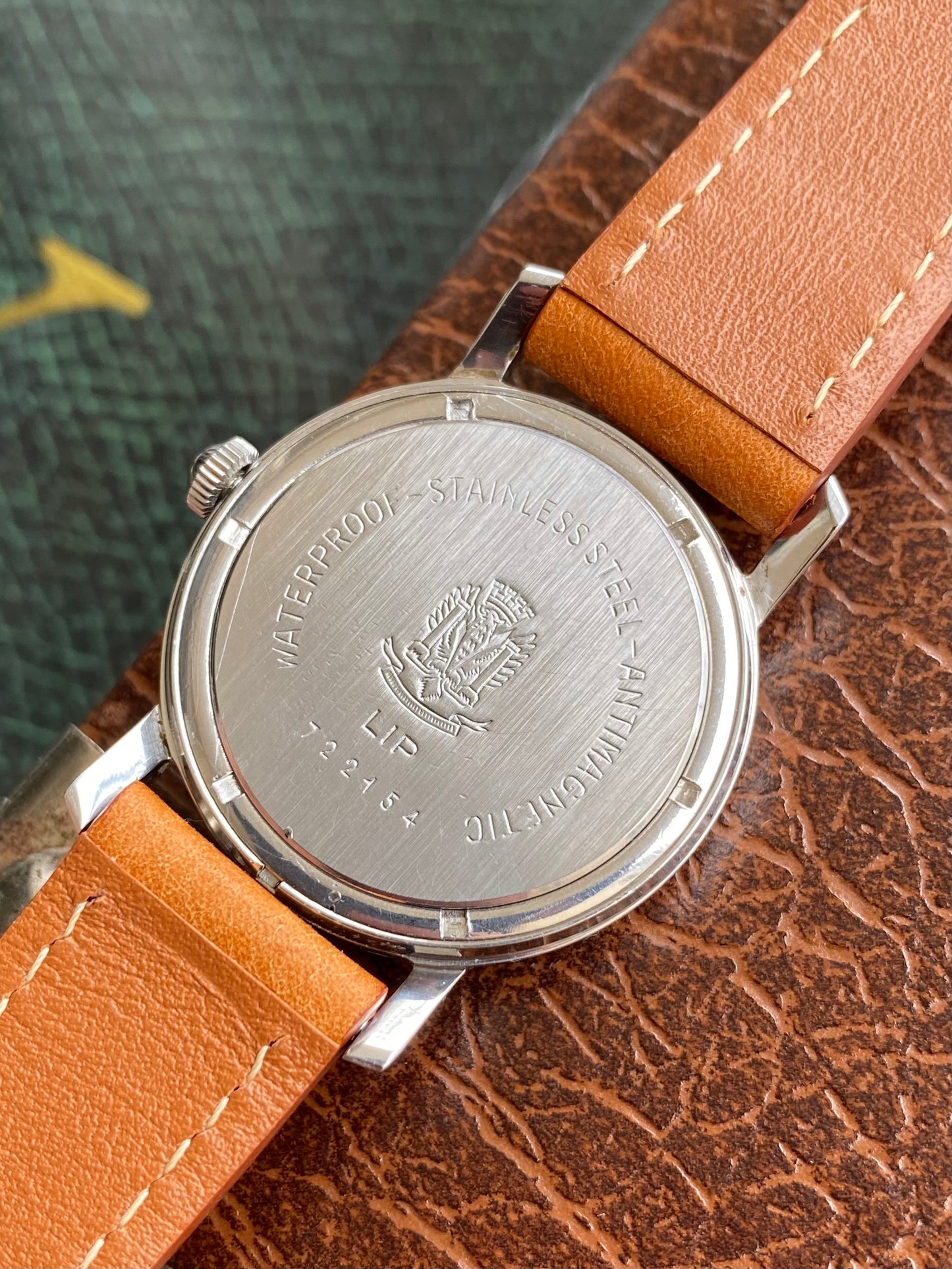 LIP Dato R23 - Montre Vintage France - Mécanique Acier Patinée 1960