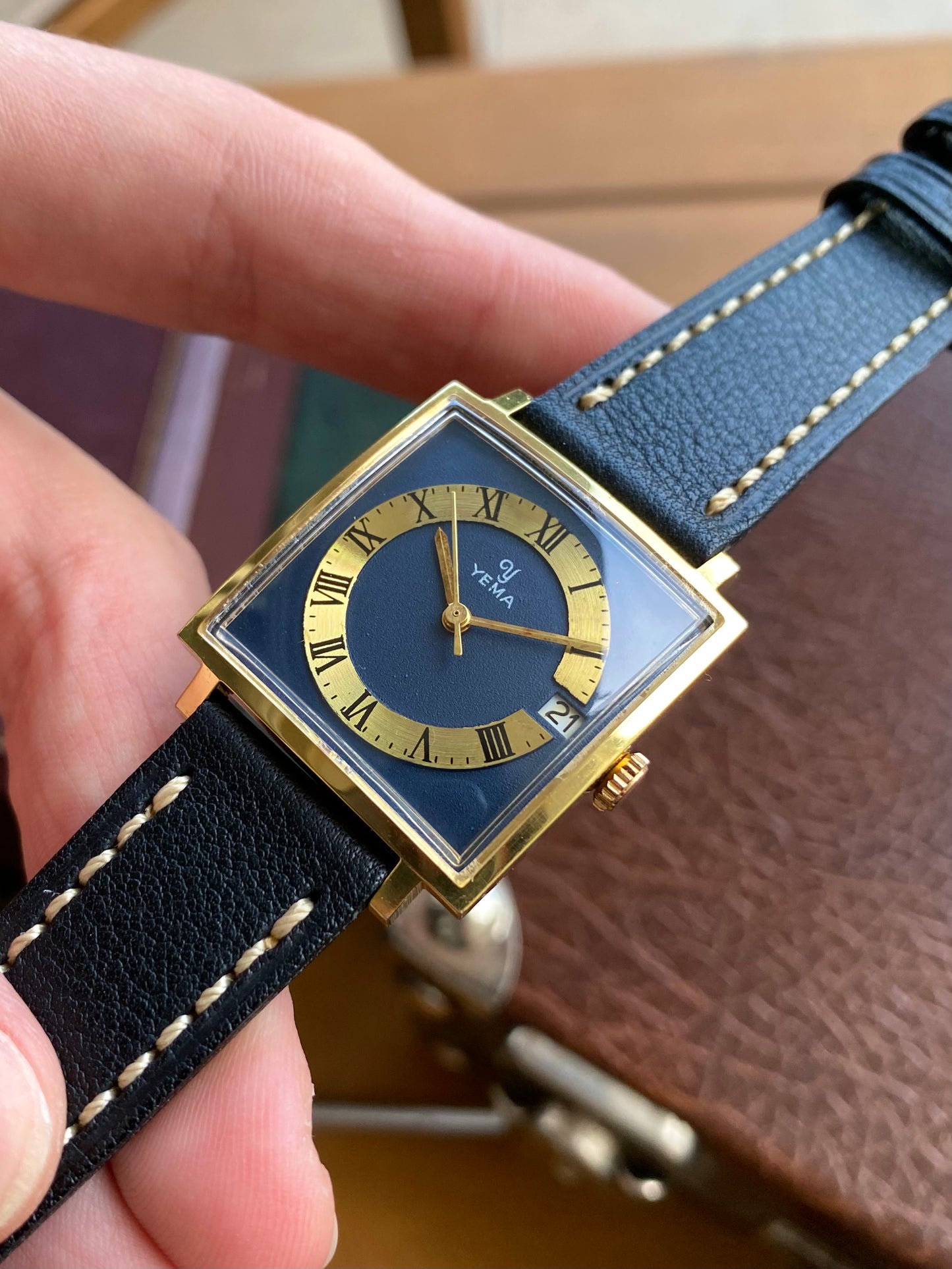 Yema Montre Vintage Mécanique Plaqué Or Cadran Bleu Marine 1960