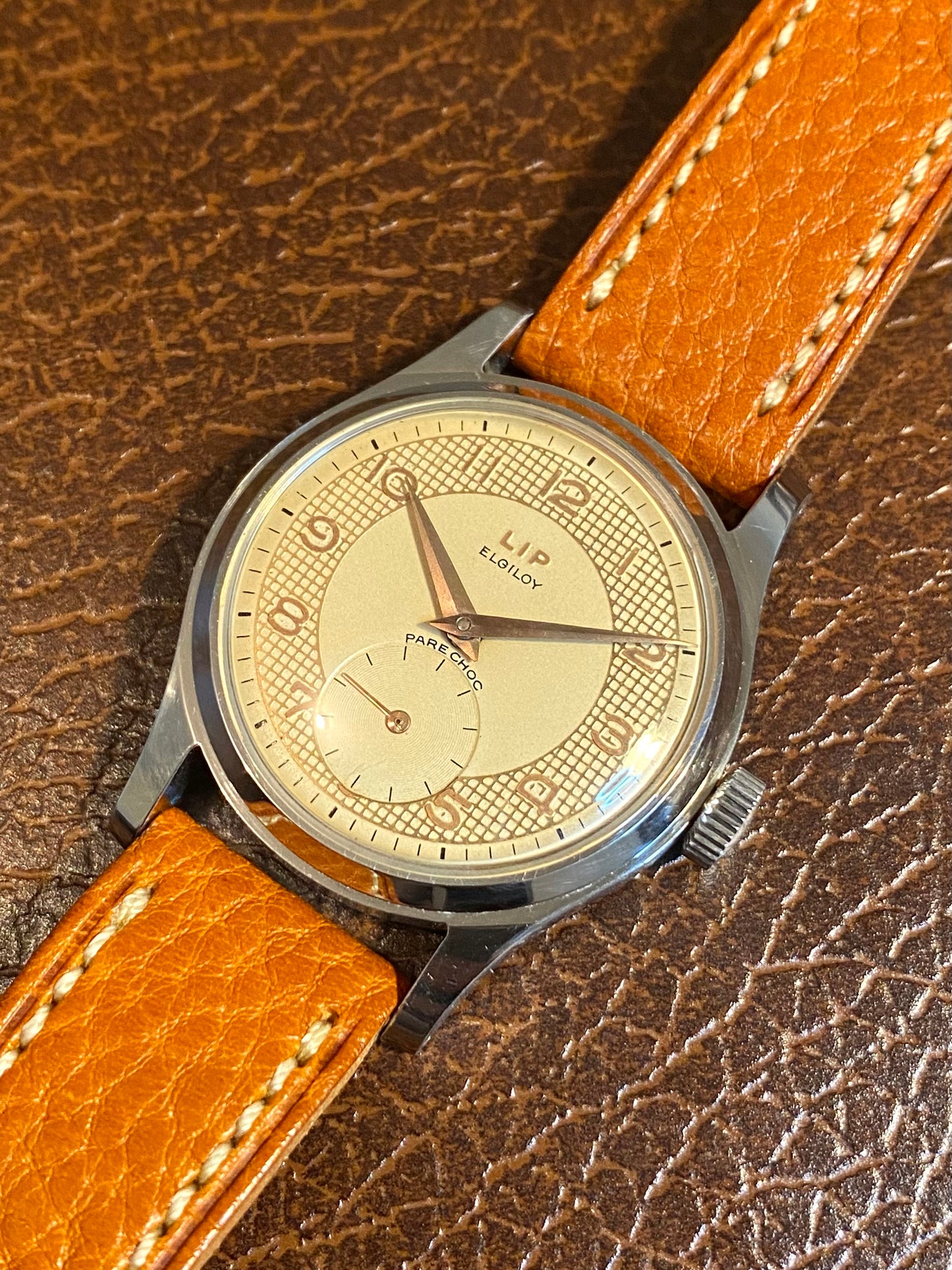 LIP Elgiloy PareChoc R25 Cadran Guilloché "Nid d’Abeille" Montre Vintage Mécanique France 1950