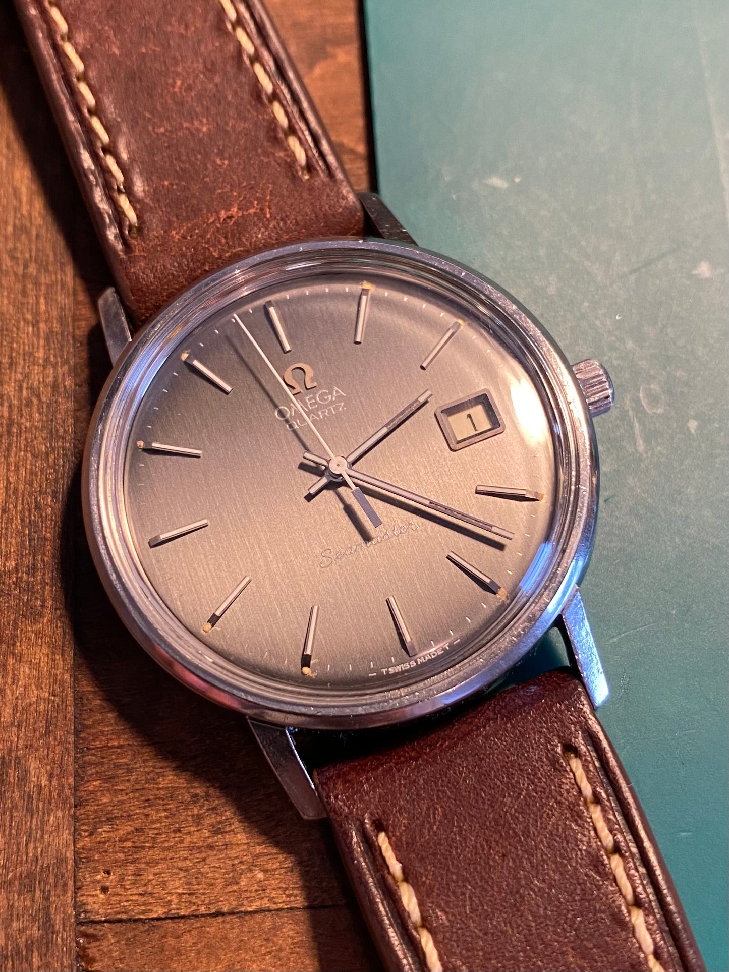 Omega Seamaster Quartz Cal.1342 Réf.196.0079 Montre Vintage Cadran Noir 1980