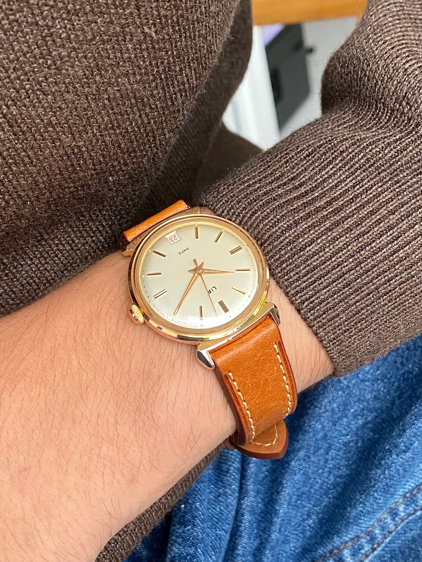 LIP Dato Bull-Horn R23c France - Montre Vintage Mécanique Plaqué Or 1960