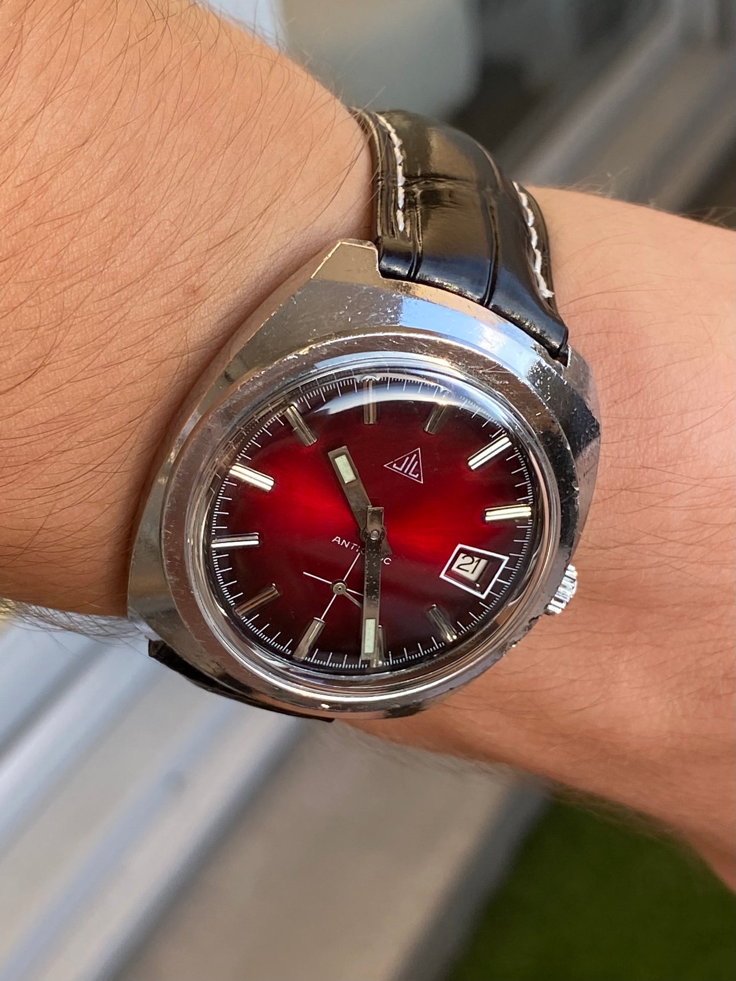 JIL Montre Vintage Mécanique Cadran Rouge 1970