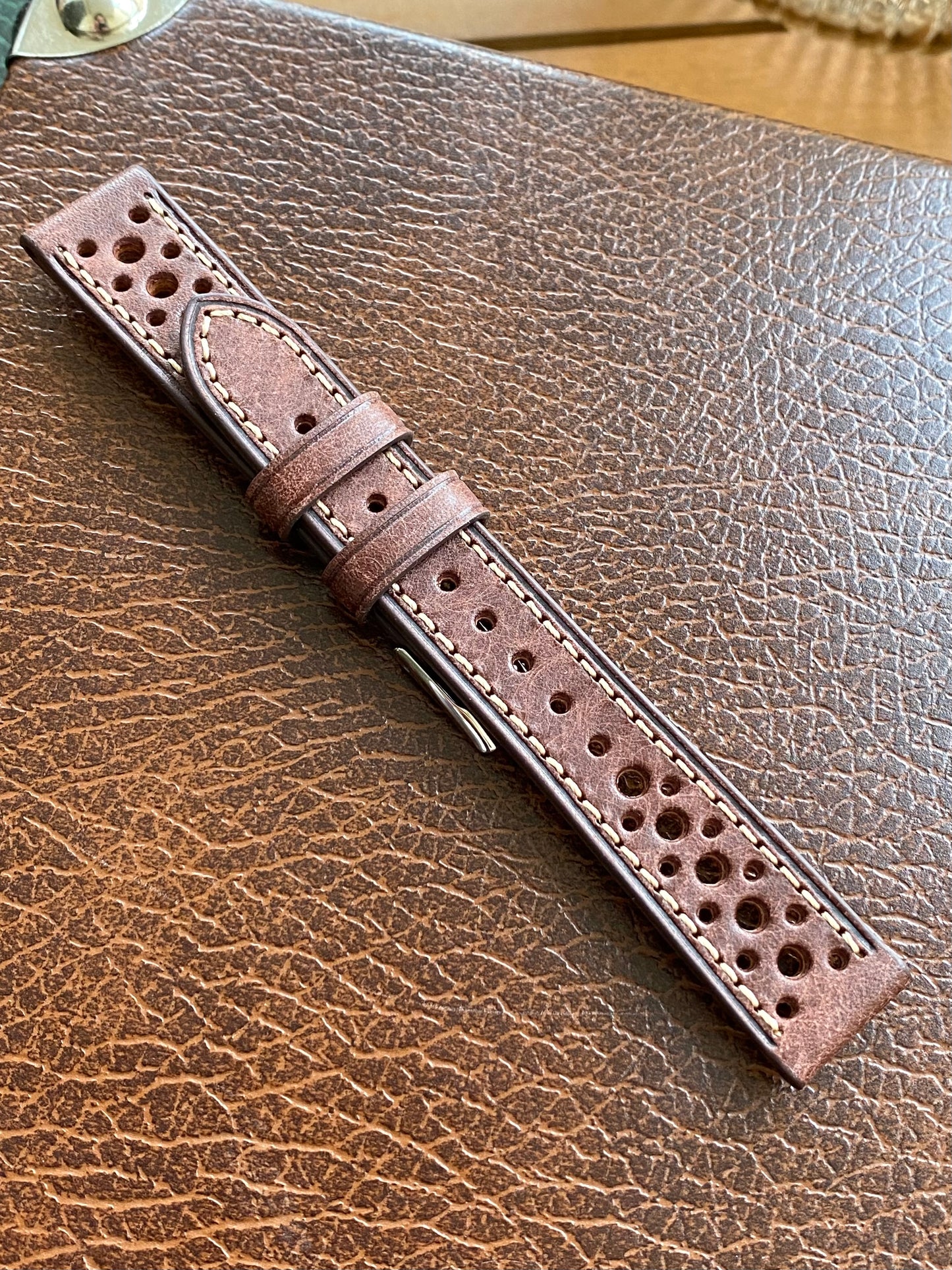 Bracelet de Montre Vintage - BORDEAUX Rallye Sport 18mm - Cuir Véritable Ajouré