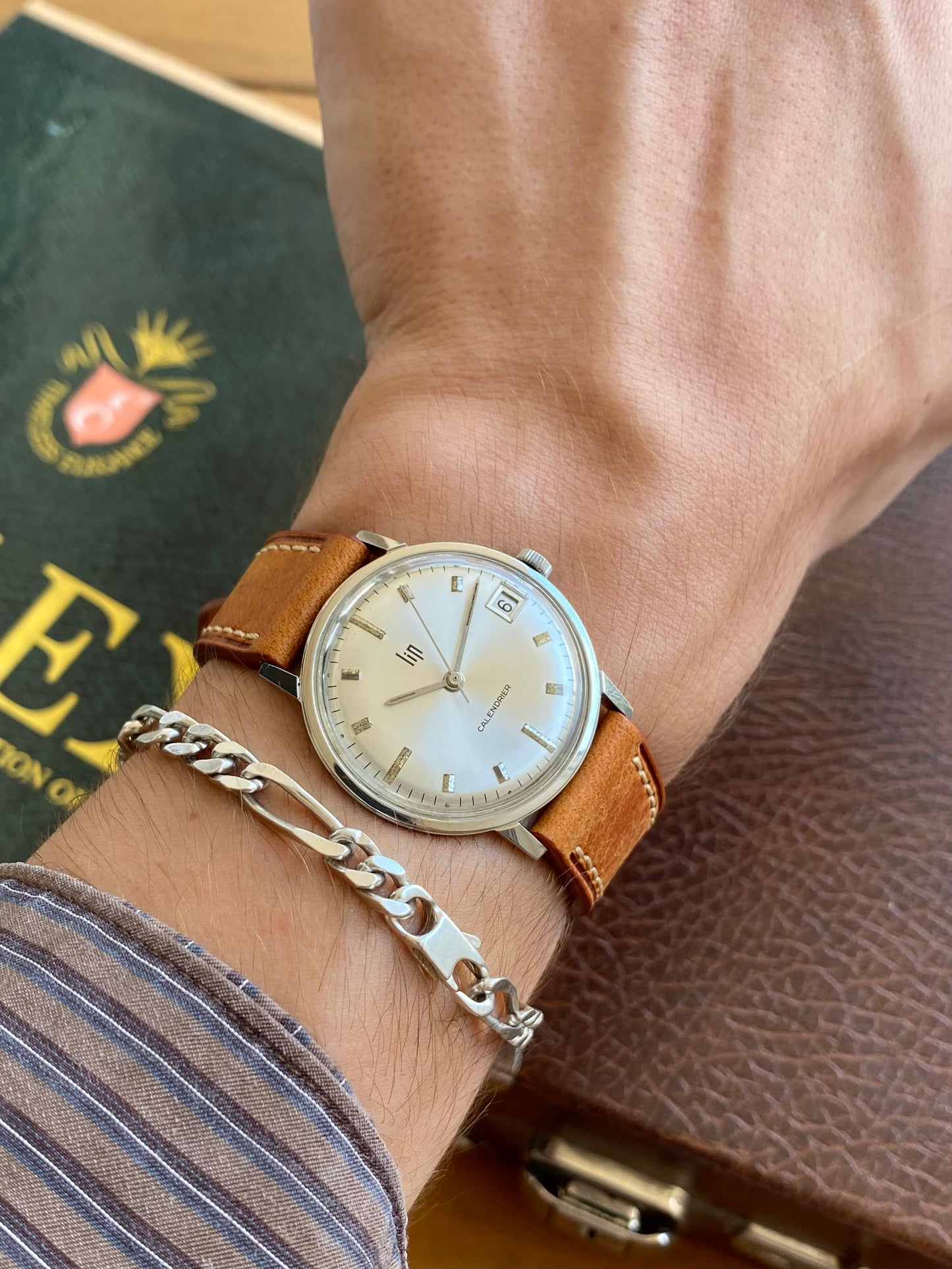 LIP Calendrier R136F Montre Vintage Mécanique France - Boîtier Monobloc 1960