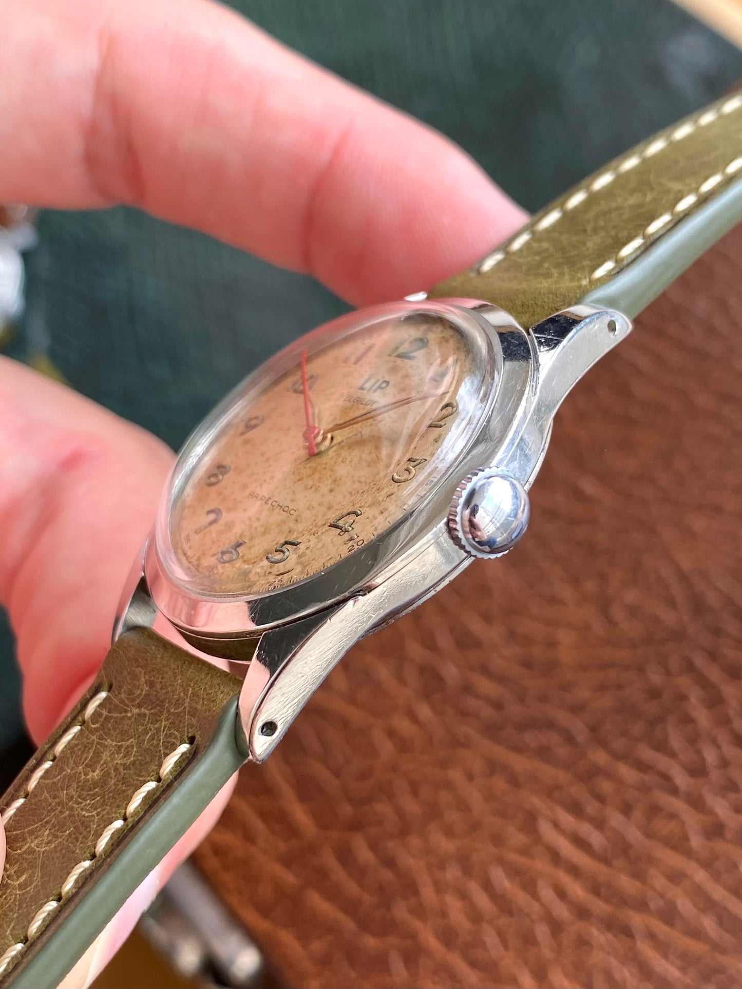 LIP Elgiloy R25 PareChoc Made In France Patinée - Montre Vintage Mécanique 1950