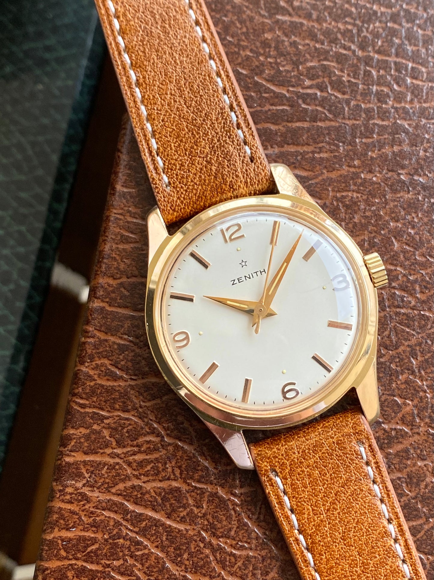 Zenith Cal. 106-50-6 Montre Vintage Mécanique Plaqué Or 1960