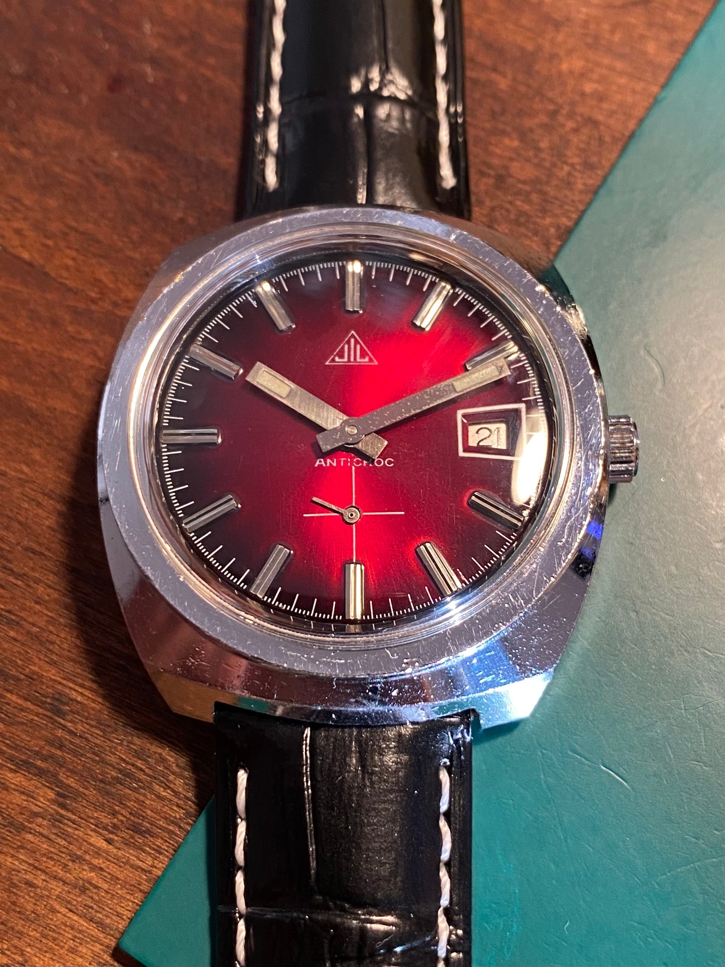 JIL Montre Vintage Mécanique Cadran Rouge 1970