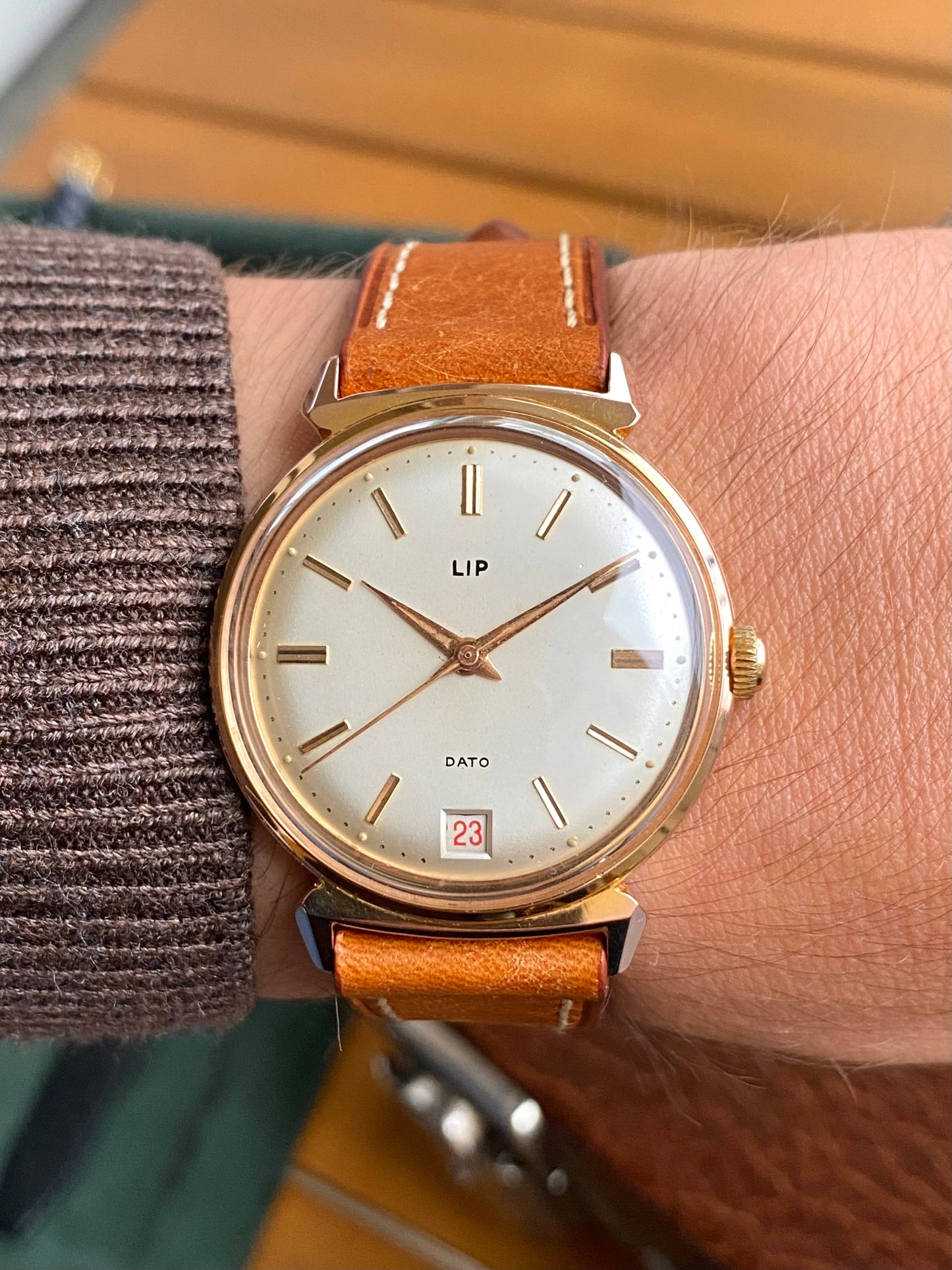 LIP Dato Bull-Horn R23c France - Montre Vintage Mécanique Plaqué Or 1960