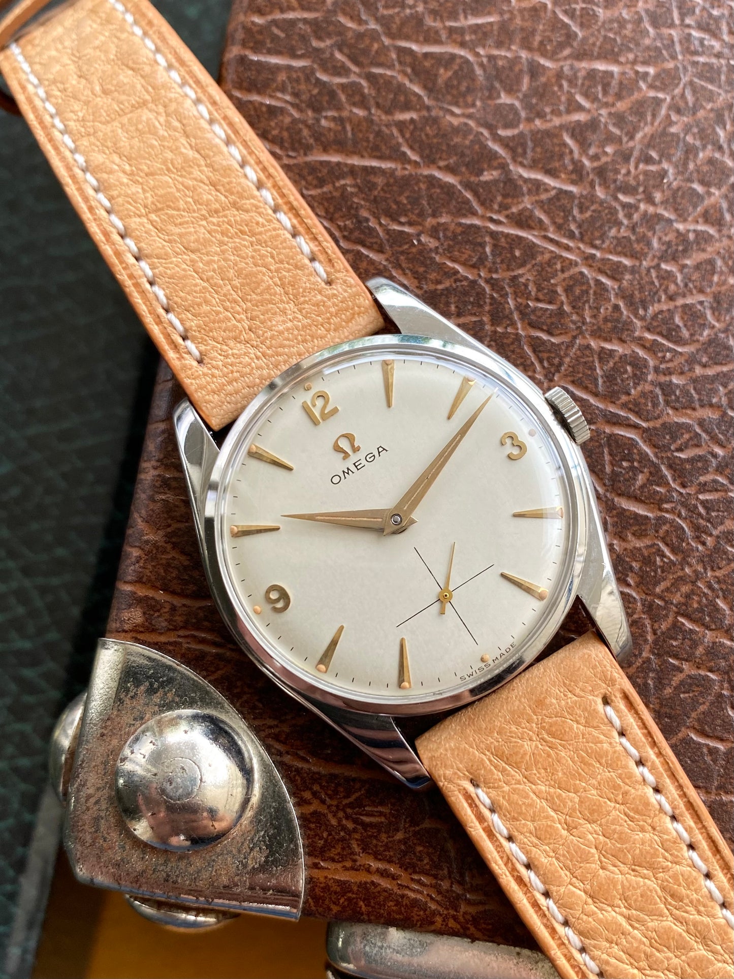 Omega NOS Neuve de Stock - Montre Vintage Suisse Mécanique Cal.410 - Ref. 2833SC - Boîte & Boucle - 1957