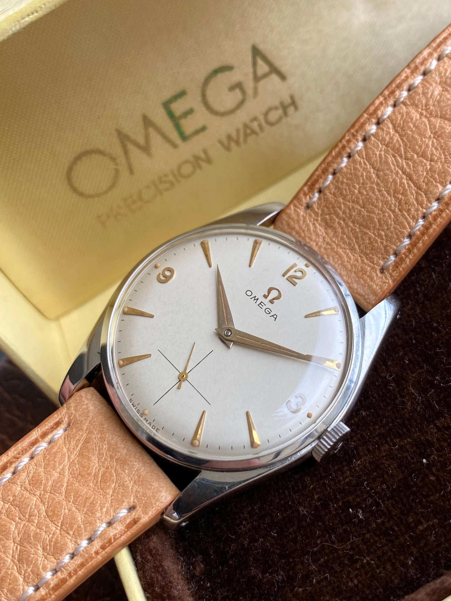 Omega NOS Neuve de Stock - Montre Vintage Suisse Mécanique Cal.410 - Ref. 2833SC - Boîte & Boucle - 1957
