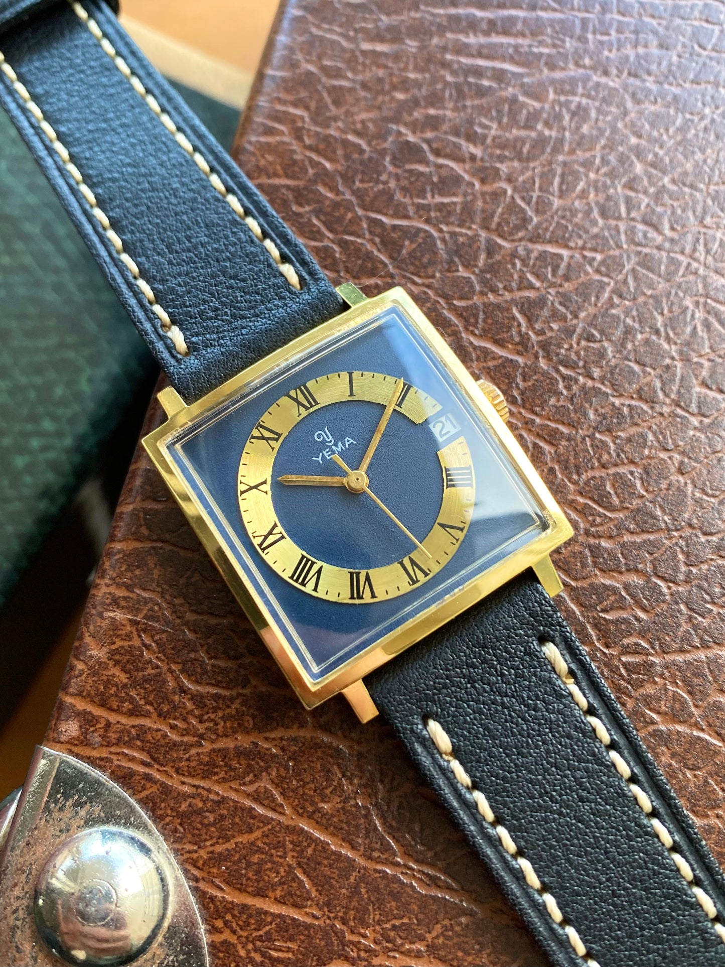 Yema Montre Vintage Mécanique Plaqué Or Cadran Bleu Marine 1960