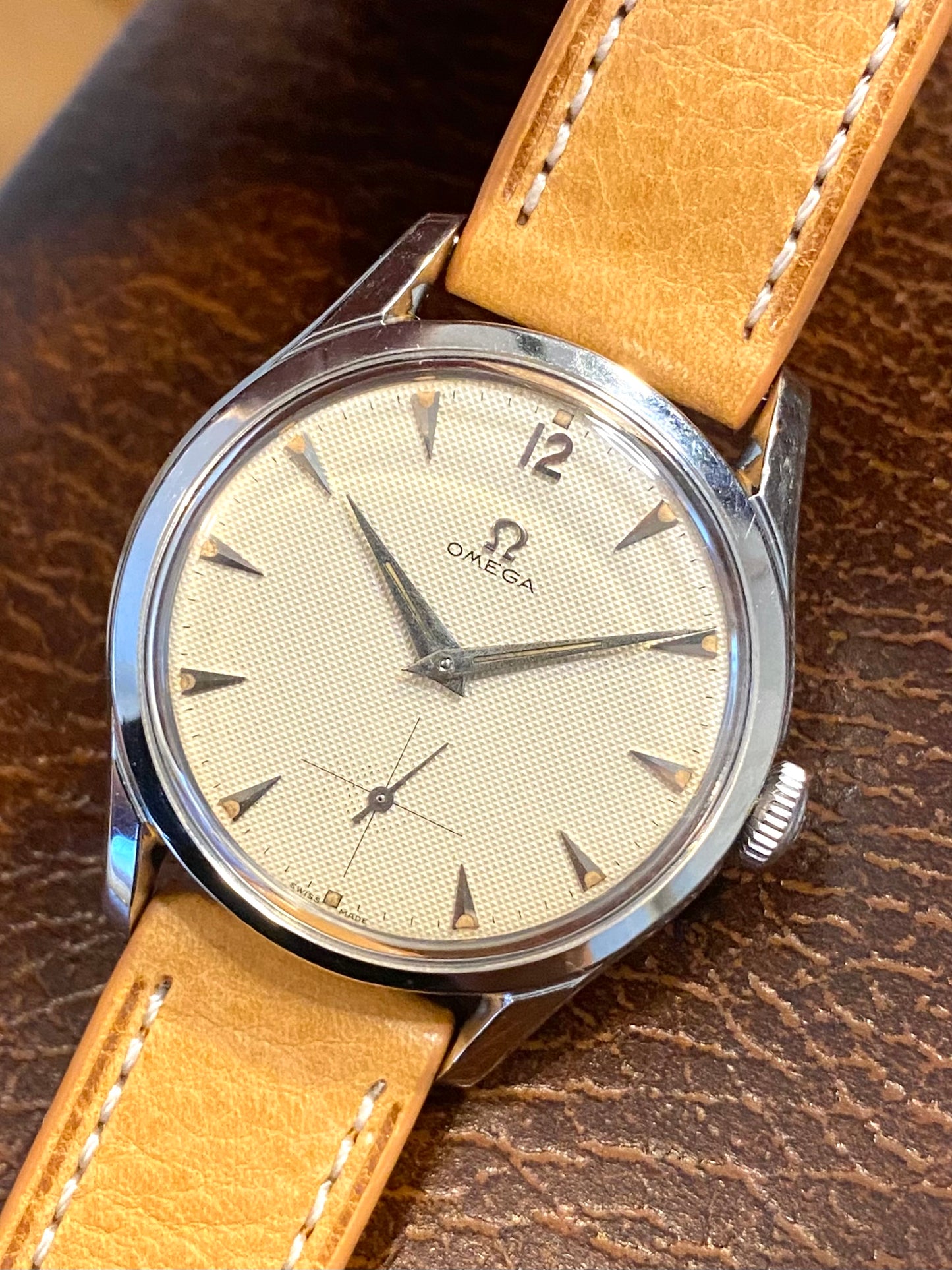 Omega 2639-13 Cadran Guilloché Nid D’abeille Montre Vintage Mécanique Cal. 266 Acier 1953