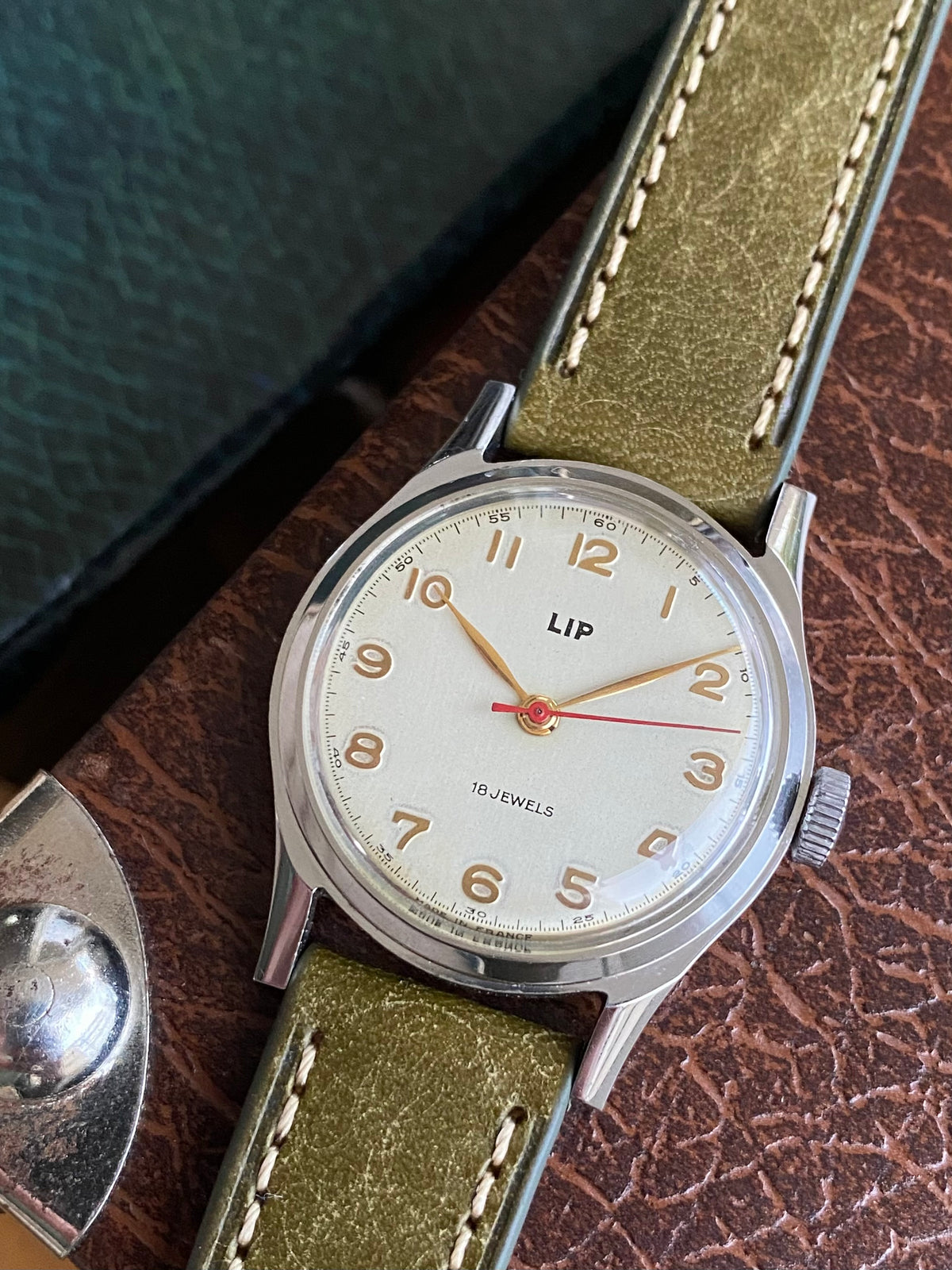 LIP France R25 - Montre Vintage Mécanique Acier 1940