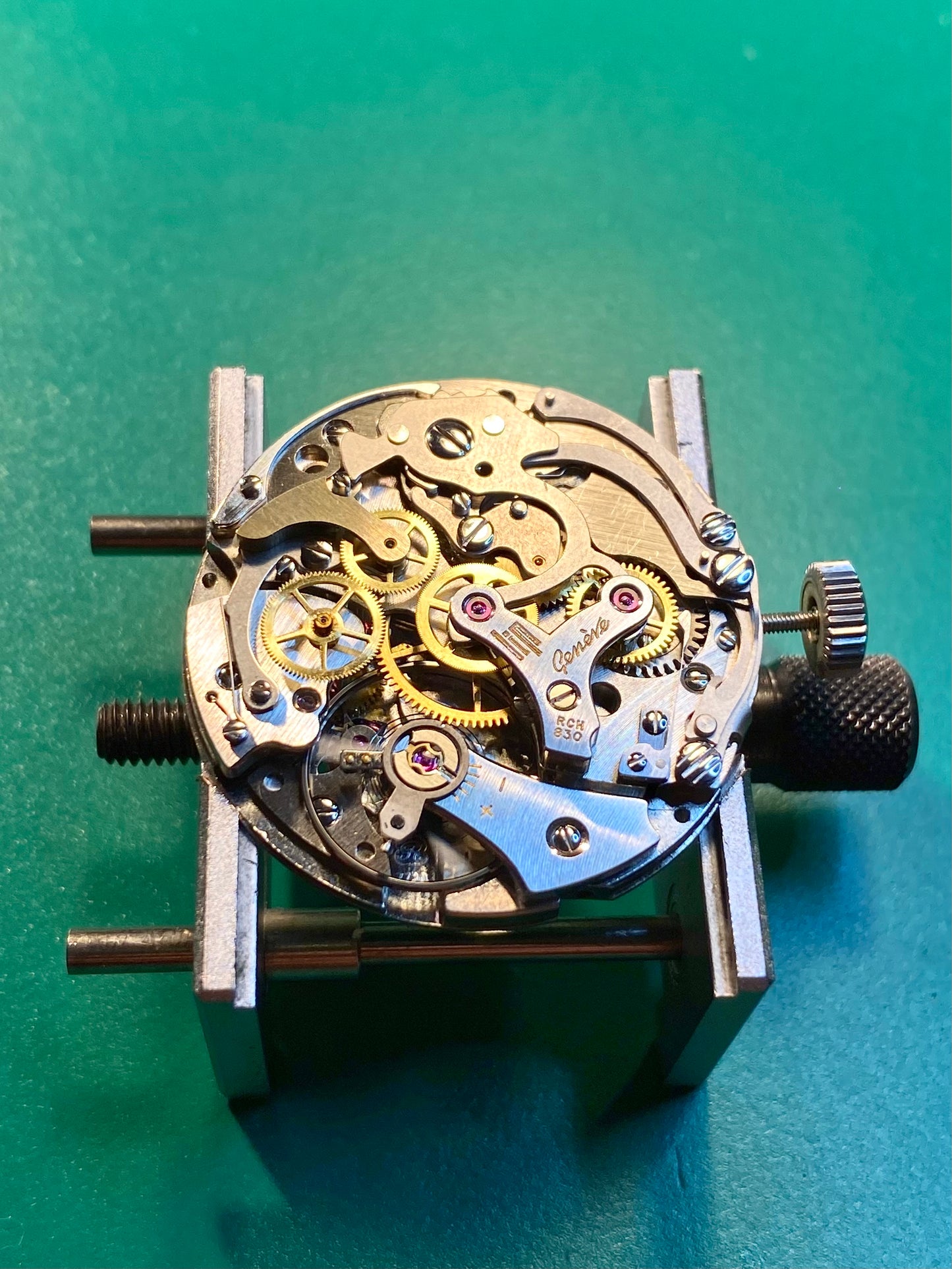 LIP Genève Chronographe RCH830 - Montre Vintage Mécanique - Boîtier Monobloc Acier - 1960